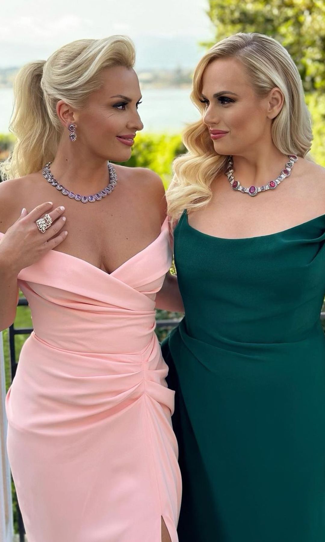Rebel Wilson y su mujer Ramona Agruma