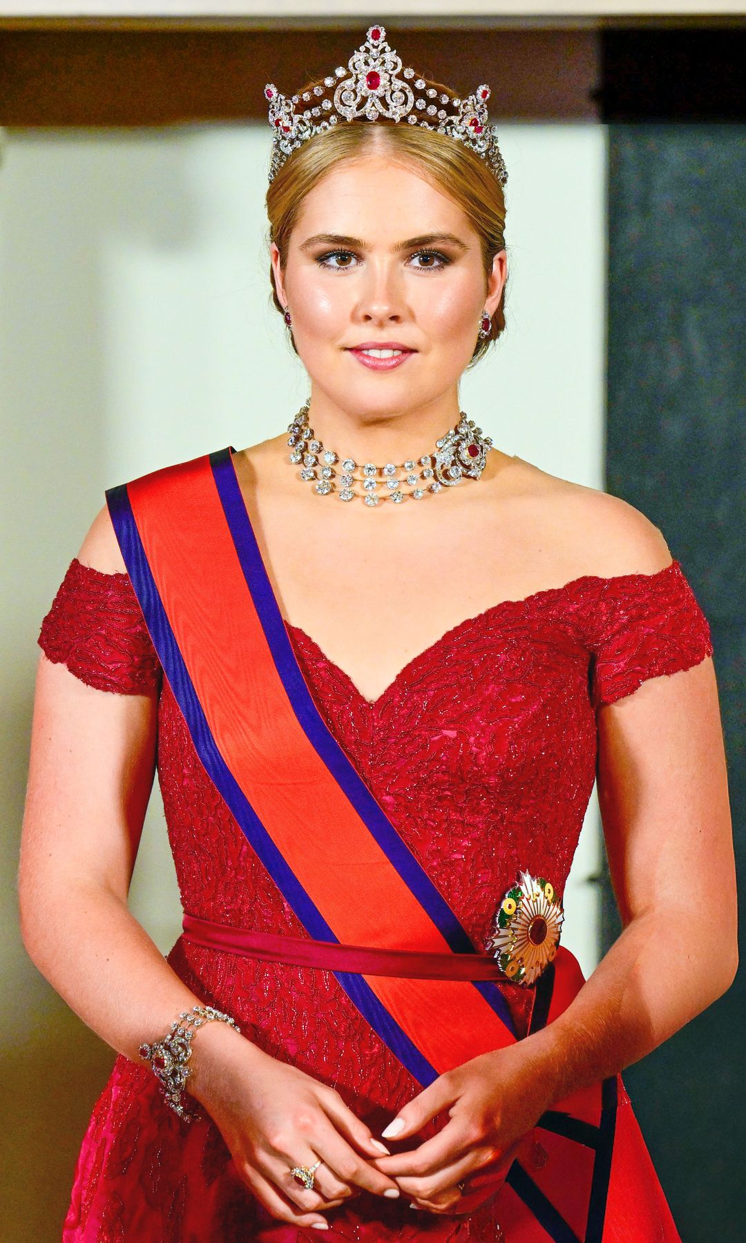 Amalia de Holanda consigue que su vestido de gala parezca nuevo tres años después gracias al truco de Mary de Dinamarca
