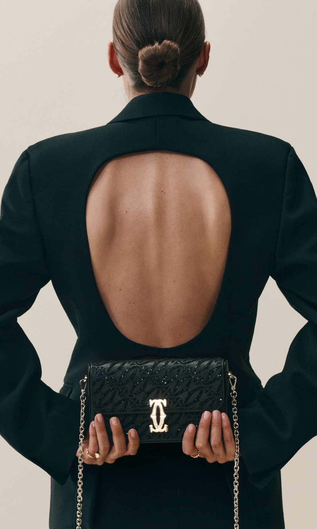 La historia de la línea de bolsos de Cartier comenzó en la década de 1900.