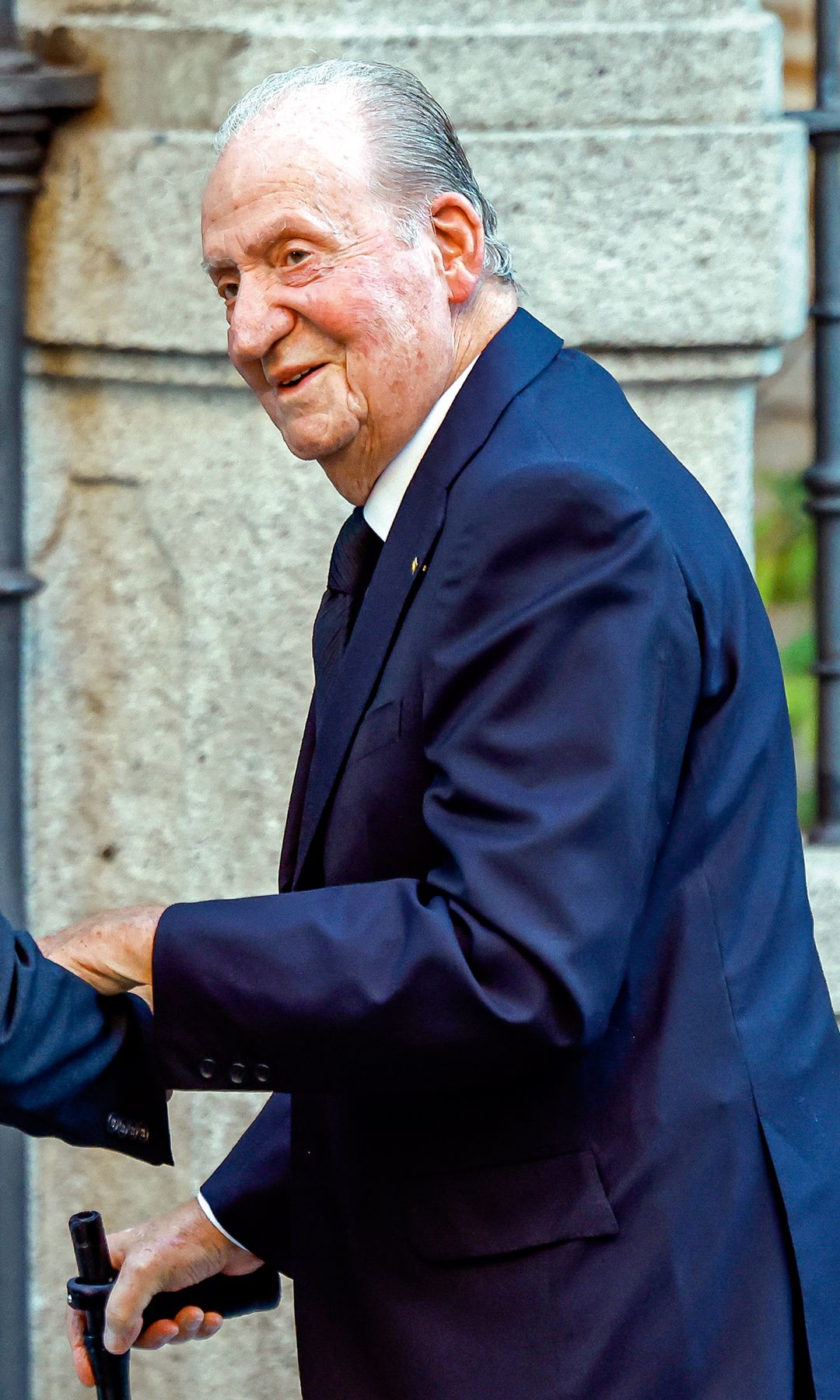 HOLA 4181 REY JUAN CARLOS EN EL FUNERAL DE JUAN GÓMEZ-ACEBO