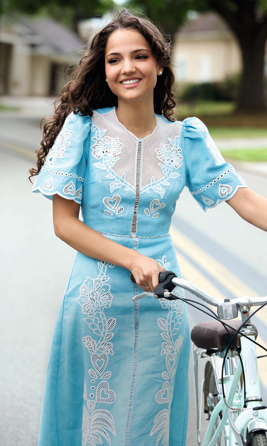 Ruth, quien, a sus 20 años, ha heredado la belleza de su madre. Aunque estudia Marketing y Psicología, confiesa que el mundo de la moda es una de sus grandes pasiones.