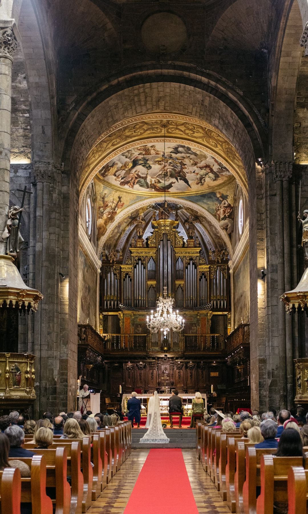 Boda religiosa en iglesia de Jaca