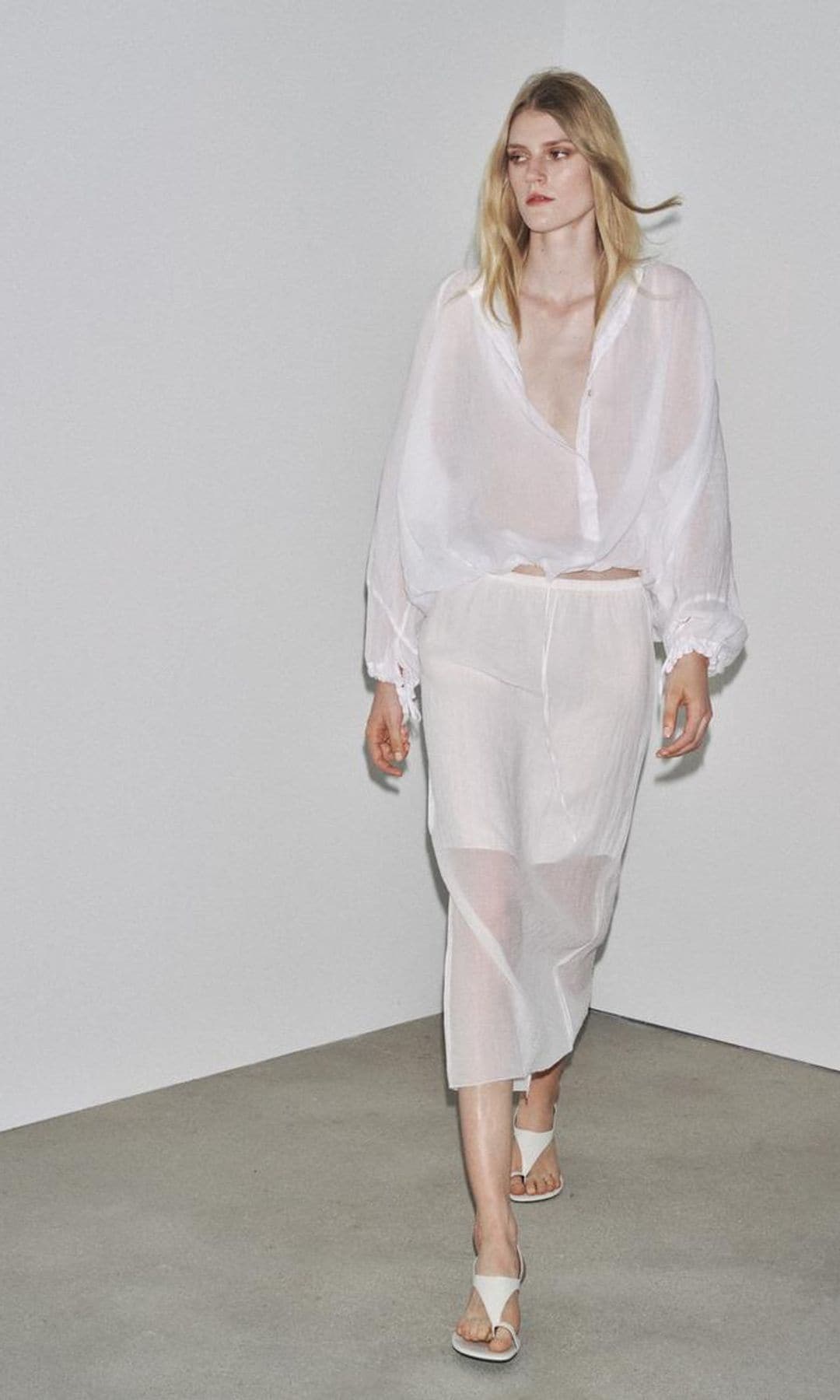 camisa blanca semitrasnparente