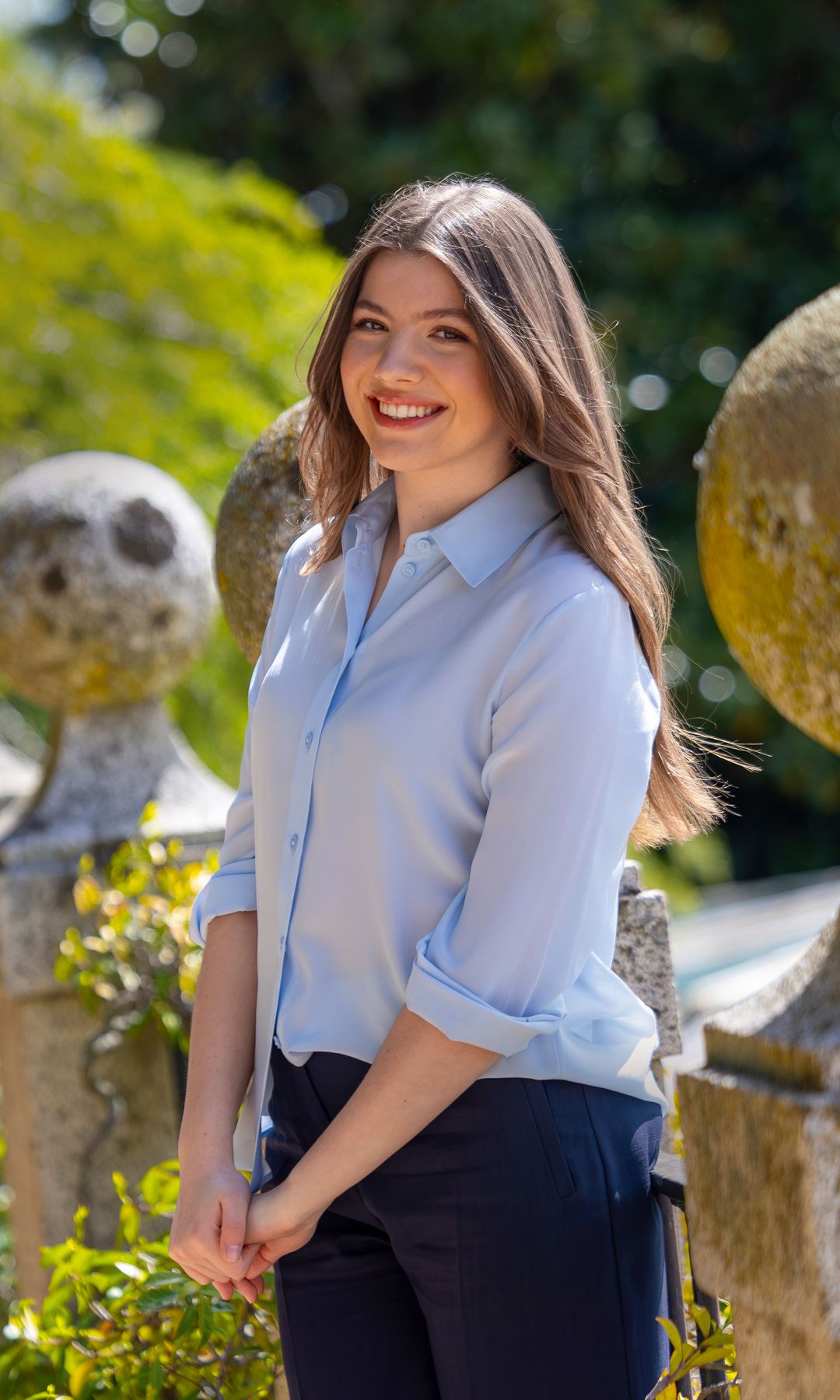 La infanta Sofía en los jardines de la Zarzuela