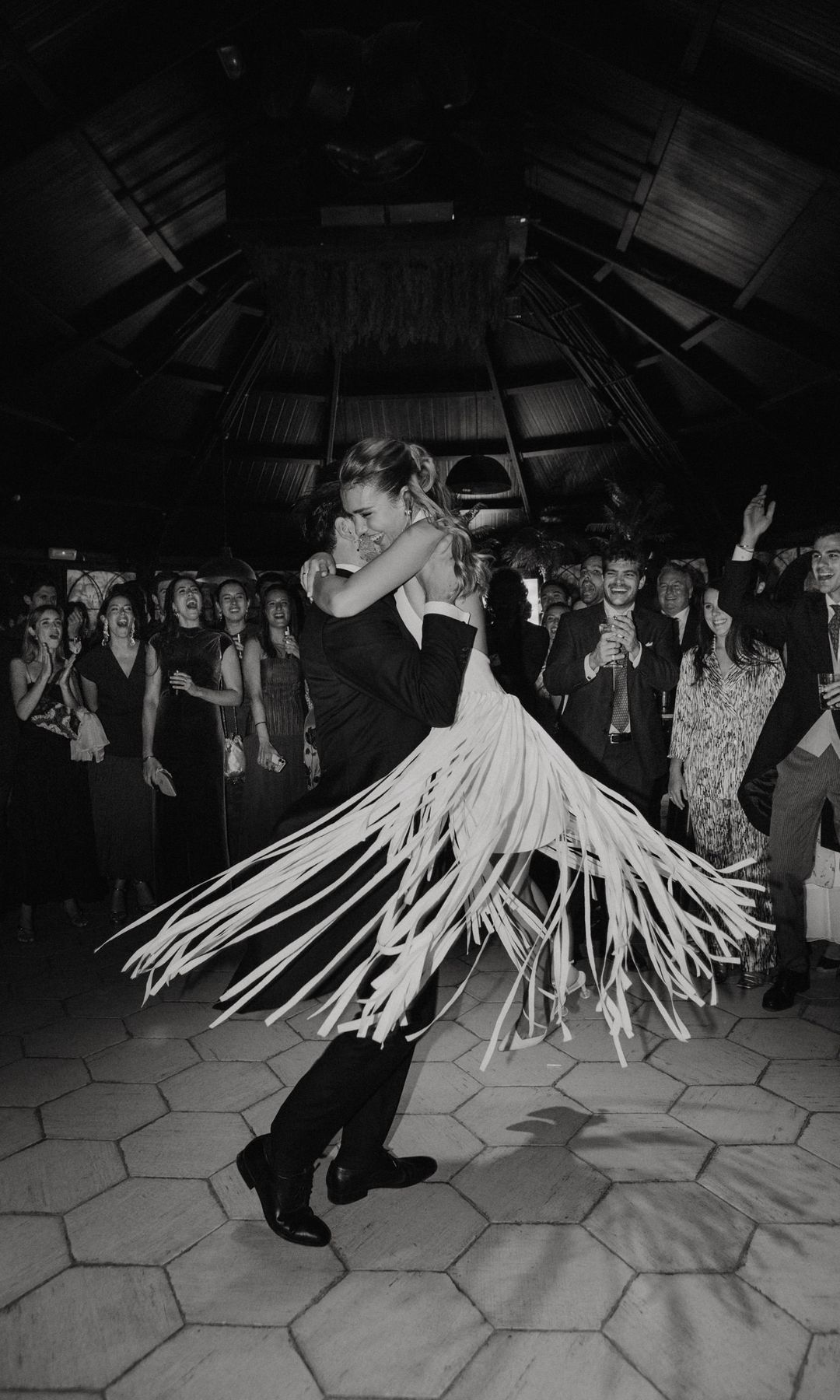 Vestido de novia de flecos