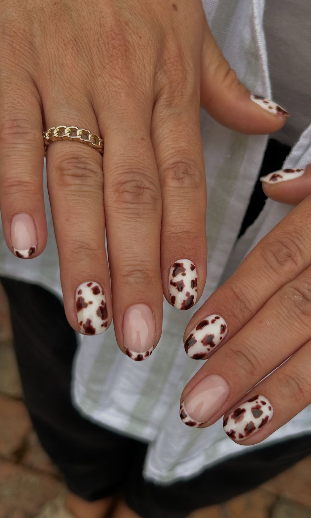 Manicura estampado vaca