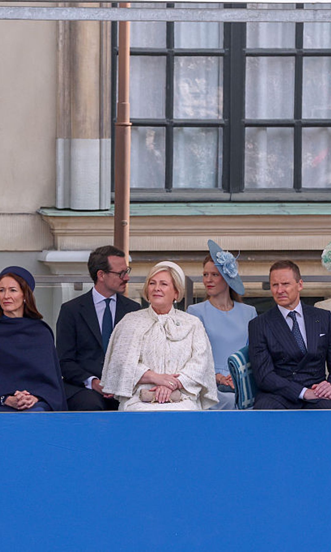 Los príncipes herederos de Serbia con otros royals en la ceremonia religiosa de esta mañana en Estocolmo