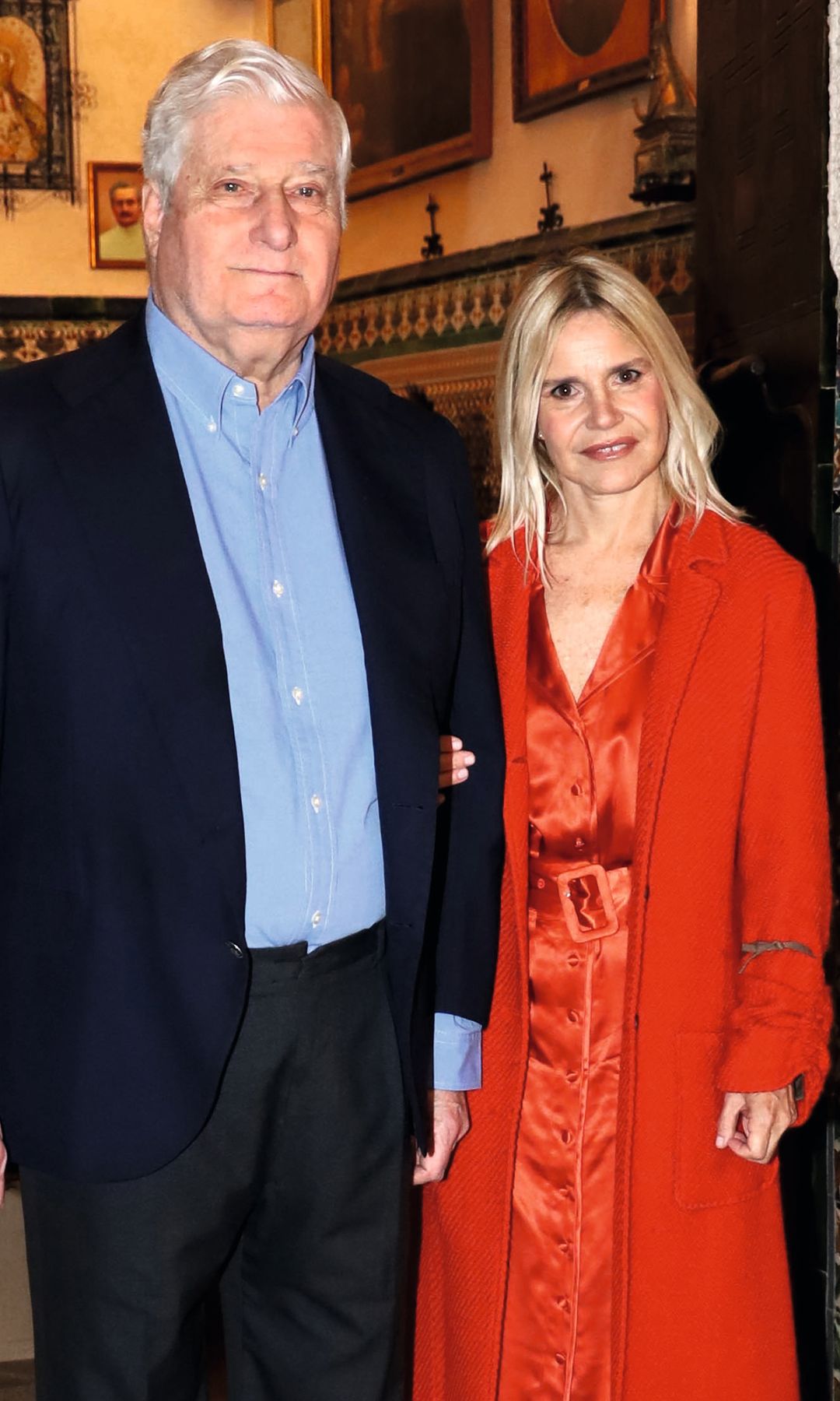 Eugenia vivió el día inaugural de la exposición con mucha emoción. Aquí, con su hermano Carlos, el duque de Alba. "Gracias a él estoy aquí, porque él me pidió que me ocupara", dijo