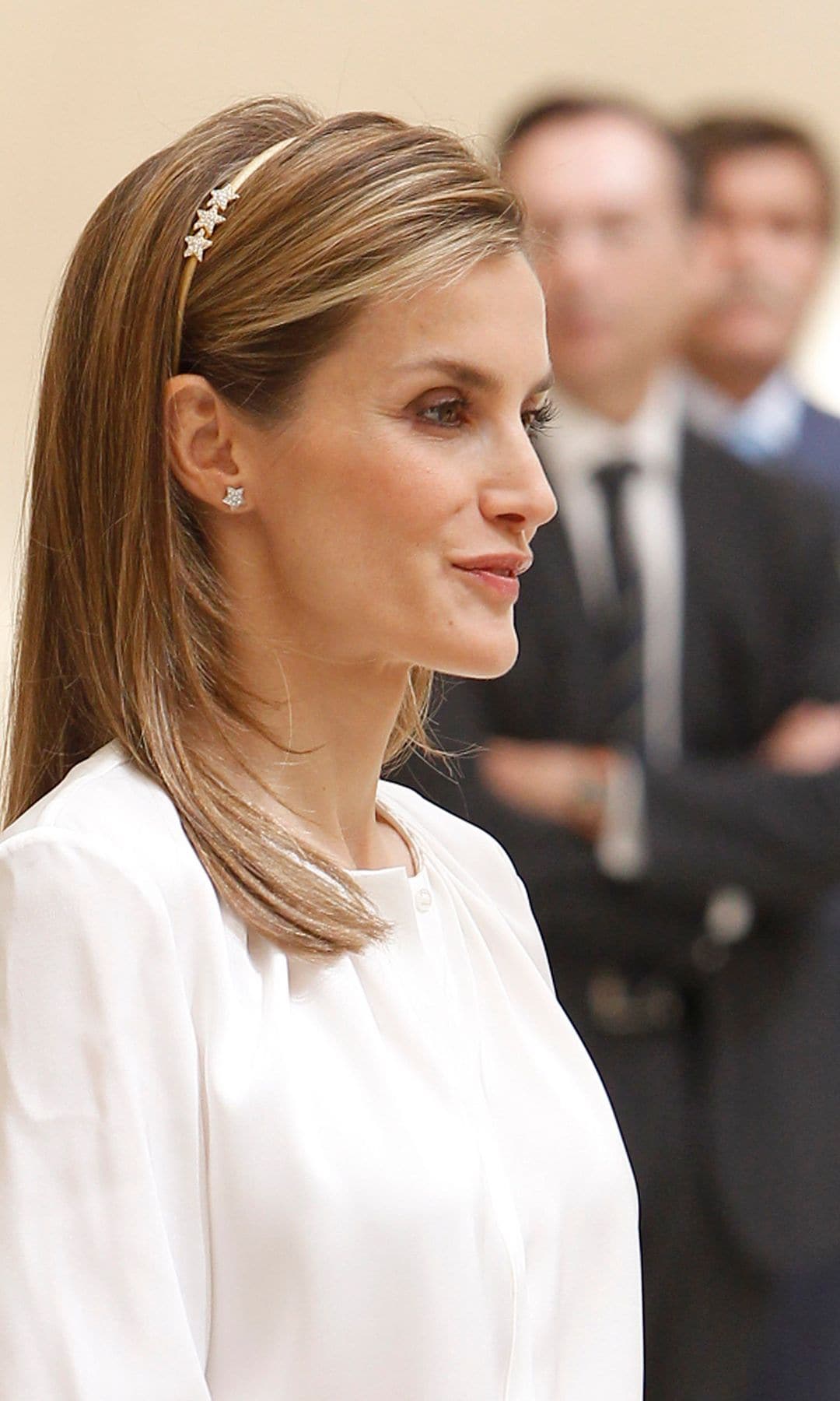 LA REINA LETIZIA ORTIZ DURANTE UN UNA AUDIENCIA A LOS JOVENES PARTICIPANTES EN EL PROGRAMA CULTURAL "RUTA BBVA 2014"