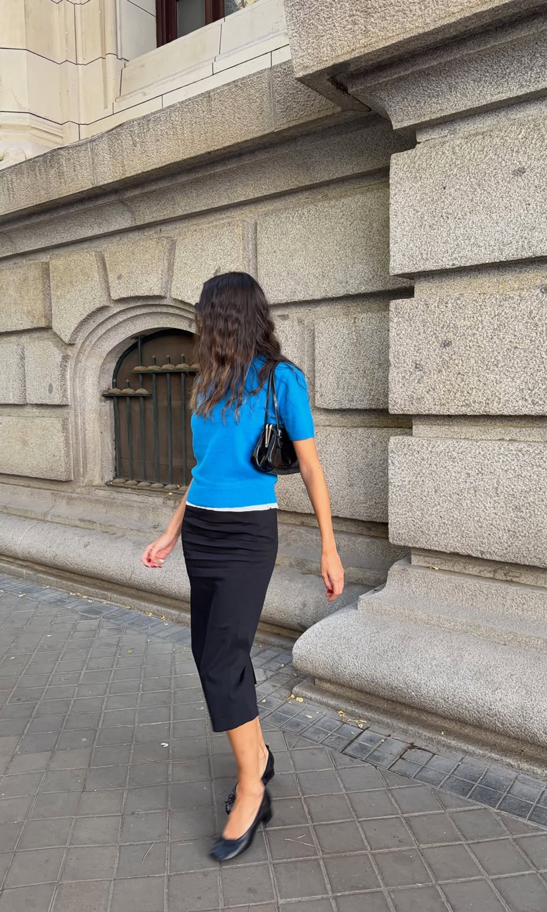La falda lápiz vuelve a conquistar el armario: así se lleva la silueta más elegante de la temporada