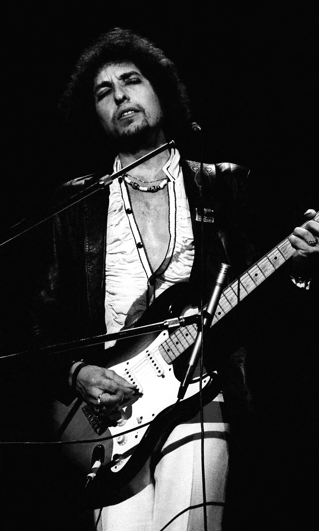 Bob Dylan, voz y alma de una época, sobre el escenario en una California de los años 70