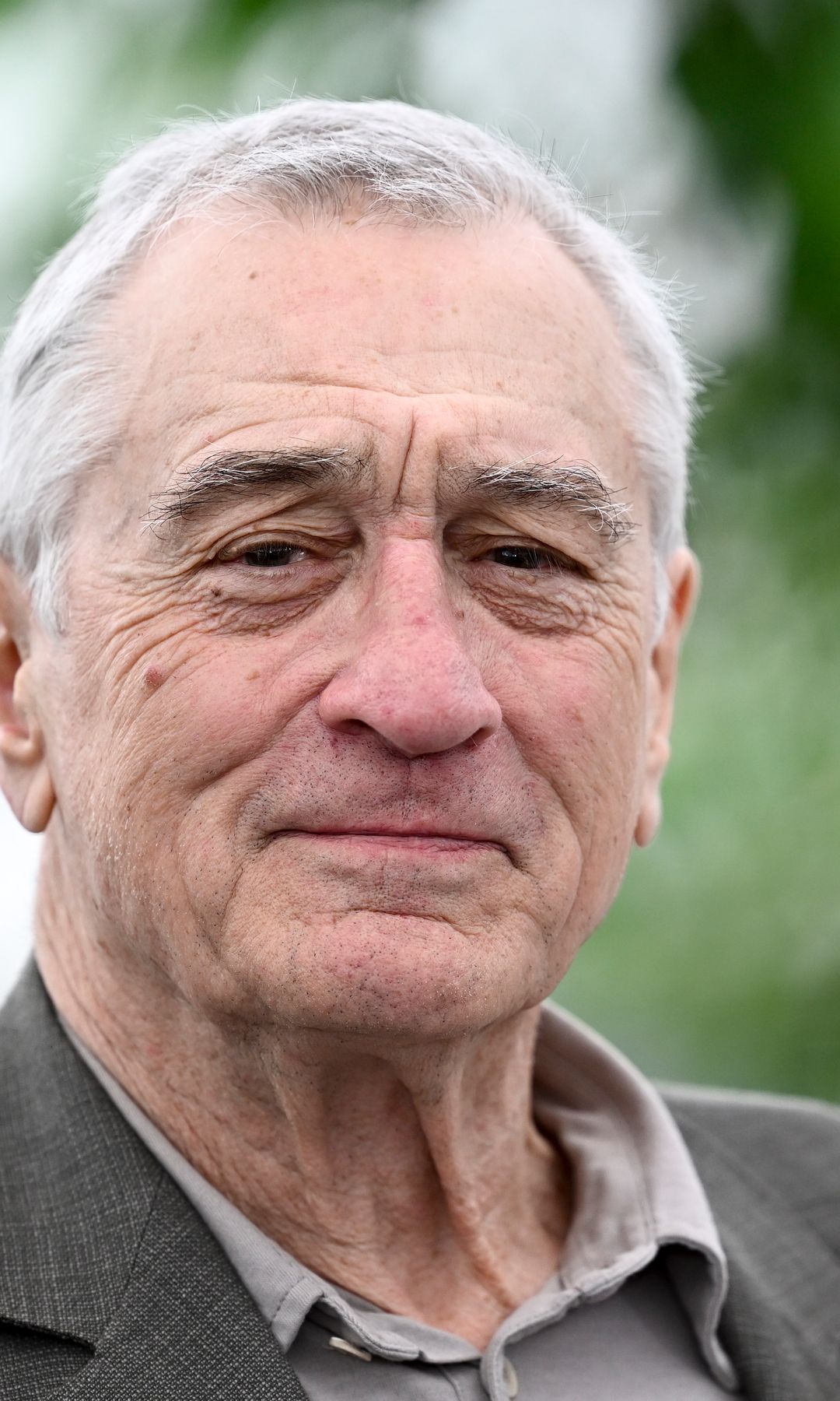 Robert De Niro asiste al photocall de "Killers of the Flower Moon" en la 76.ª edición anual del Festival de Cine de Cannes, en el Palacio de Festivales, el 21 de mayo de 2023 en Cannes, Francia.