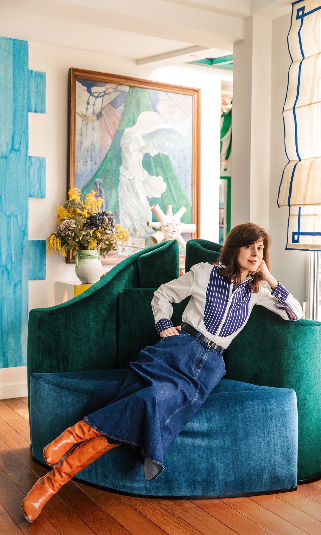 Vanessa, que, en 2015, lanzó su propia marca como diseñadora, consolidándose como un referente de la elegancia contemporánea
