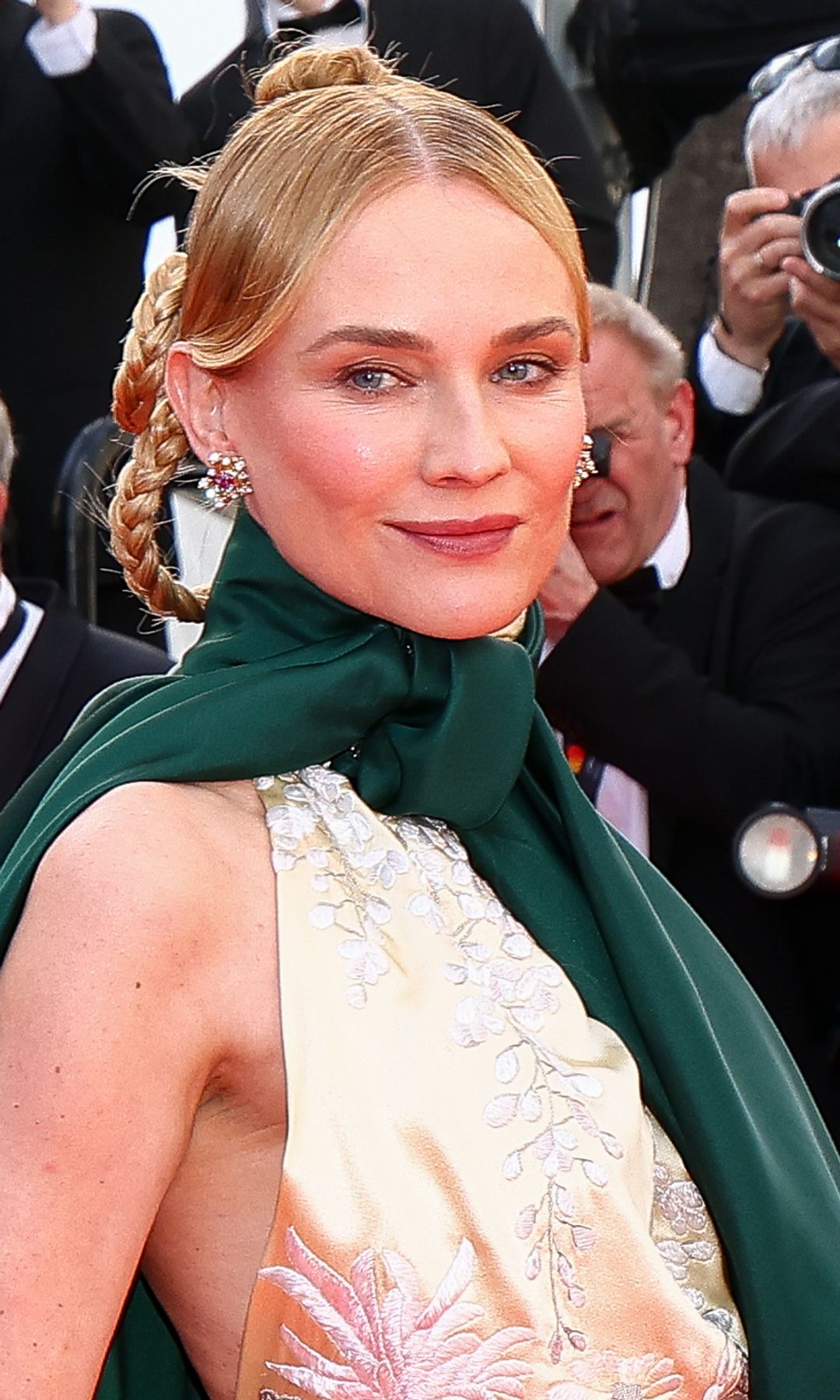 Diane Kruger asiste a la proyección de "Fatherland" durante la 79.ª edición del Festival de Cine de Cannes en el Palacio de Festivales, el 14 de mayo de 2026 en Cannes, Francia