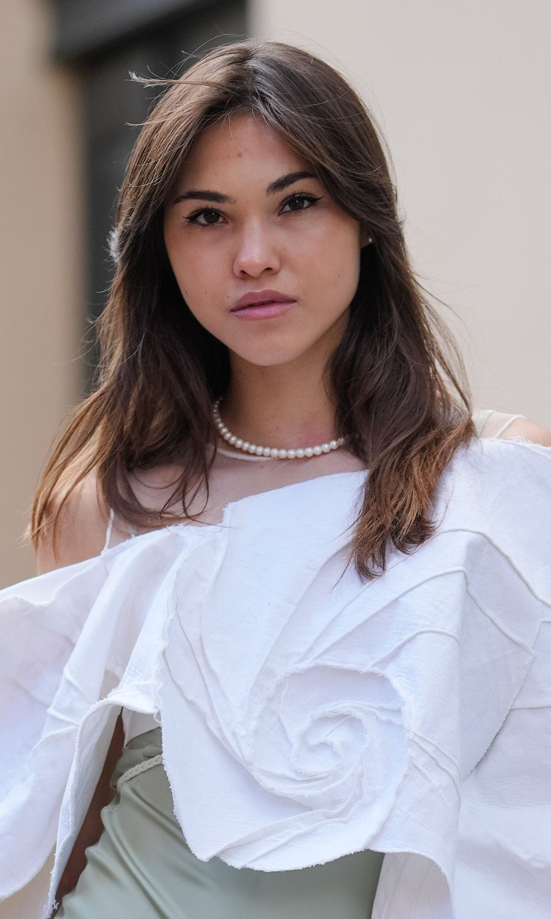 Mujer con cabello castaño
