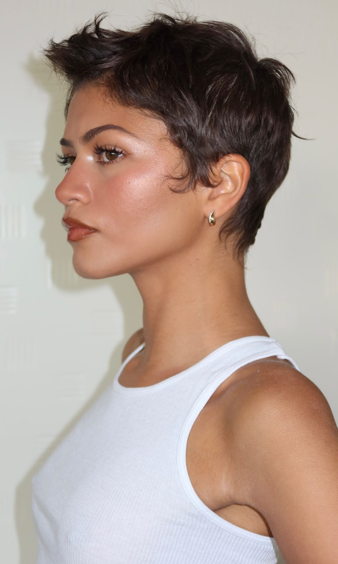Zendaya con su nuevo corte de pelo muy corto 
