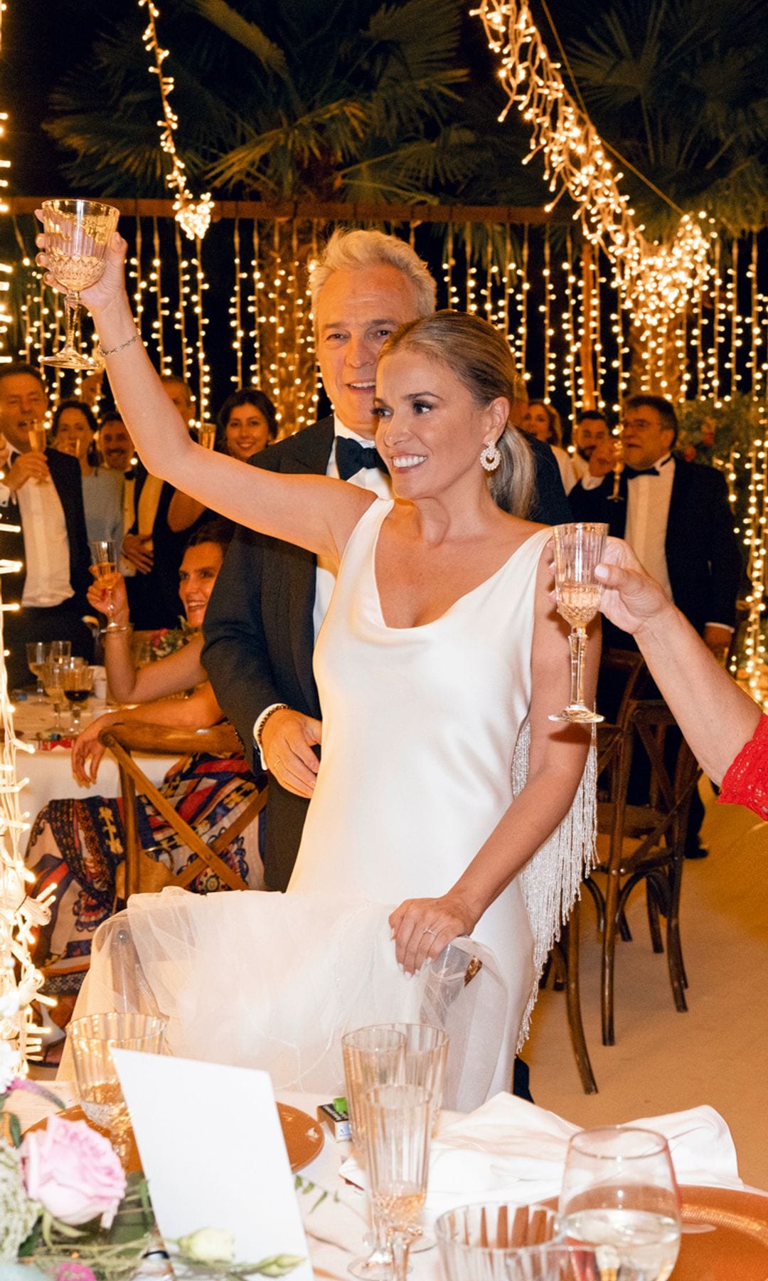 HOLA 4174 CHRISTINE Y DAVID SUMMERS BRINDANDO