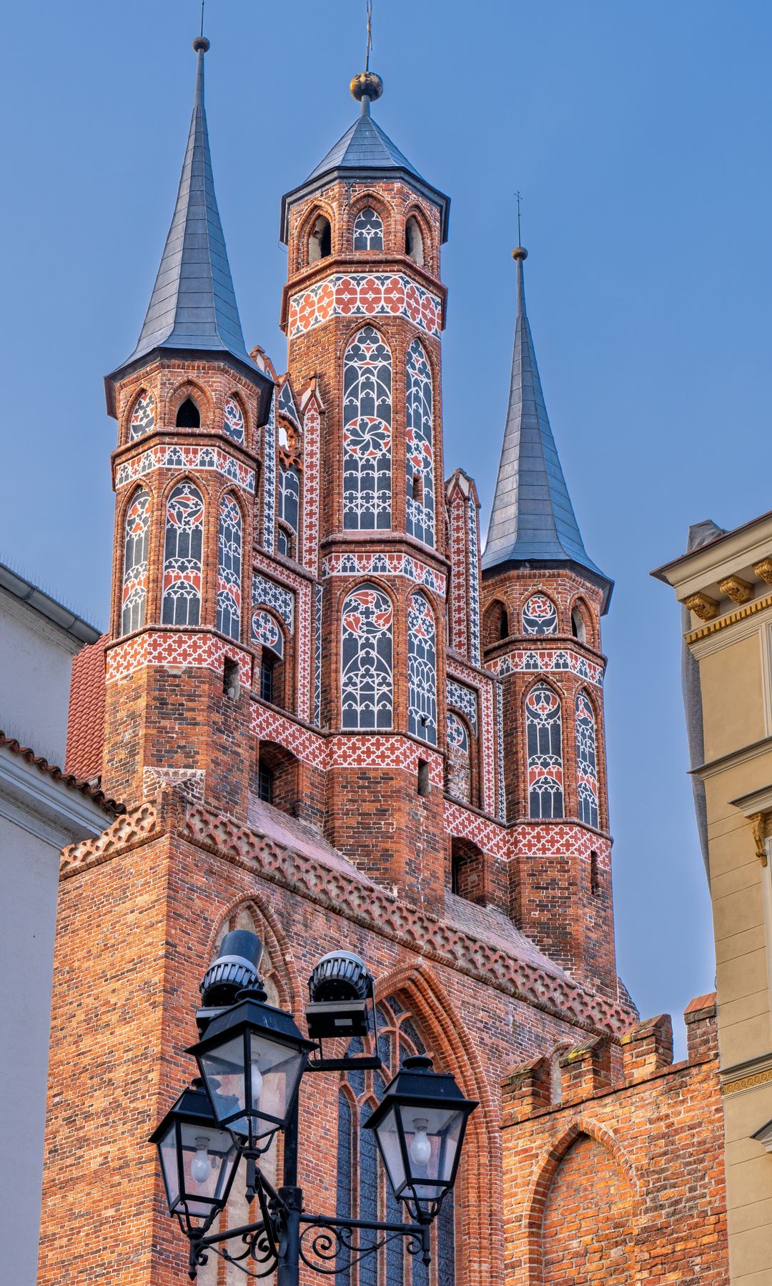 Torres de la iglesia de Santa María, Torun.