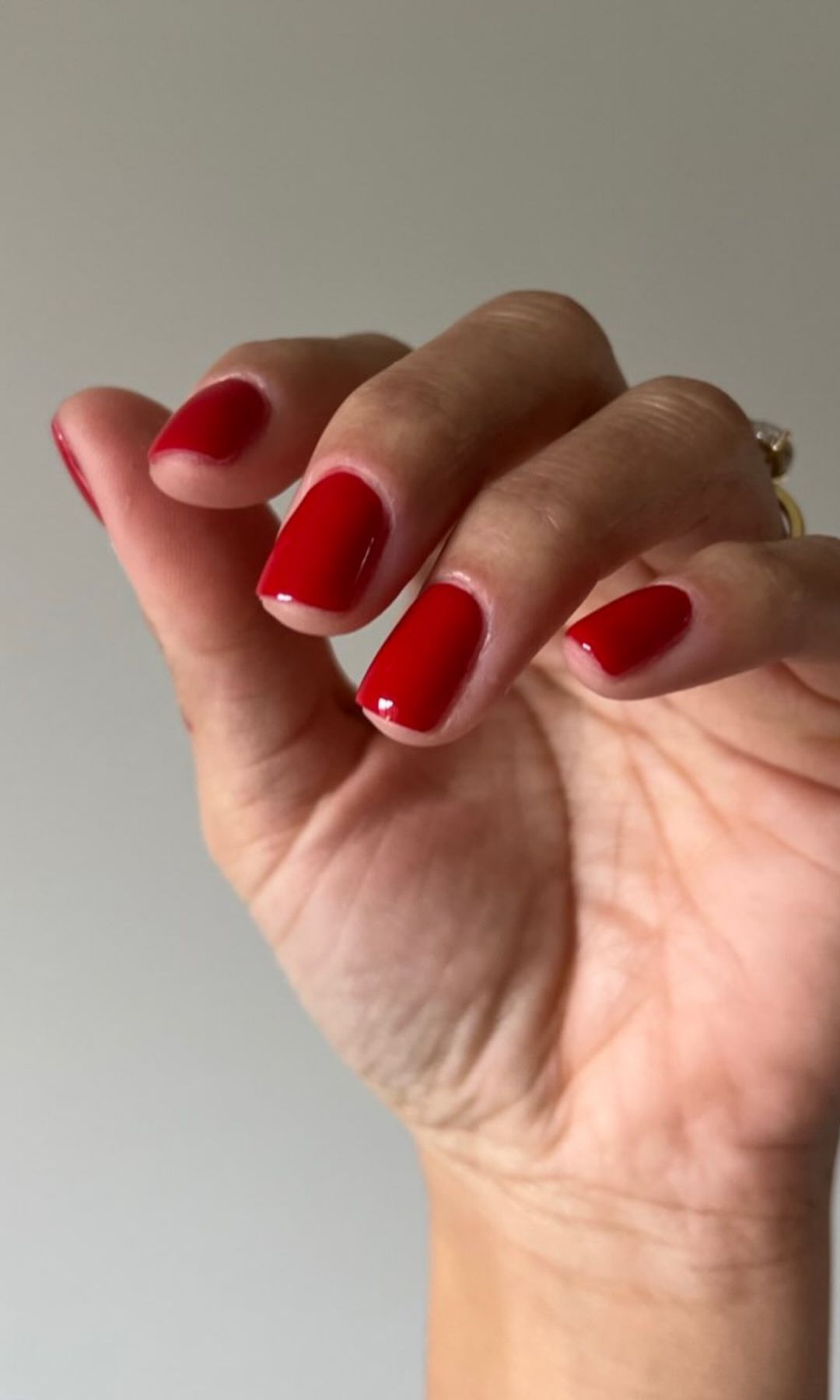 Manicura en rojo