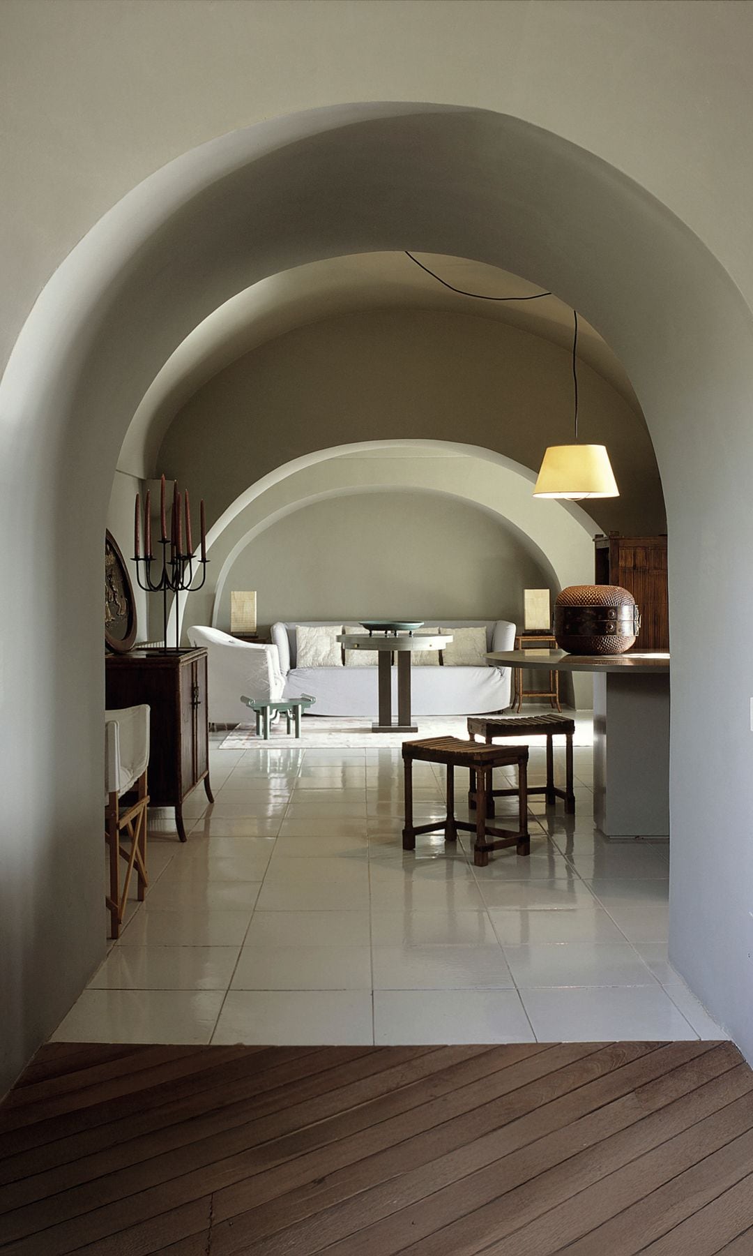 GIORGIO ARMANI NOS INVITA A SU PARAÍSO DE PANTELLERIA, LA ISLA VOLCÁNICA E INDÓMITA QUE LE ENAMORÓ HACE 40 AÑOS