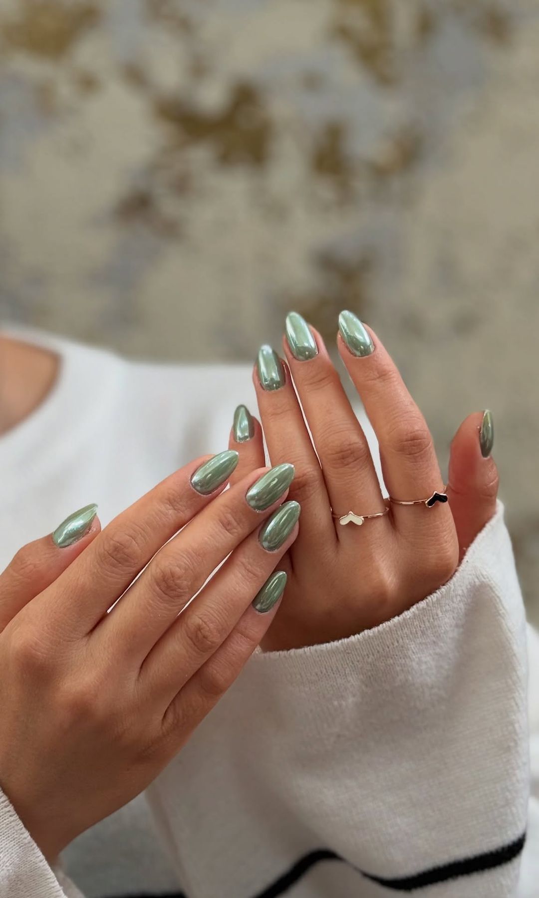 Manicura verde cromado