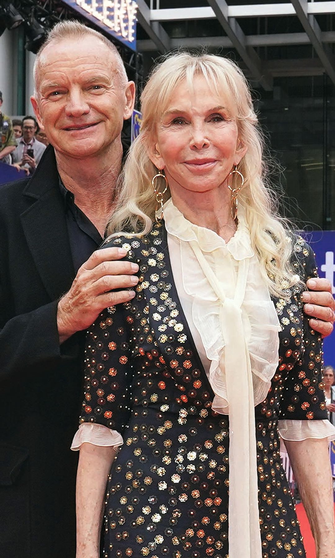 Trudie Styler con su marido, Sting, en la alfombra roja
