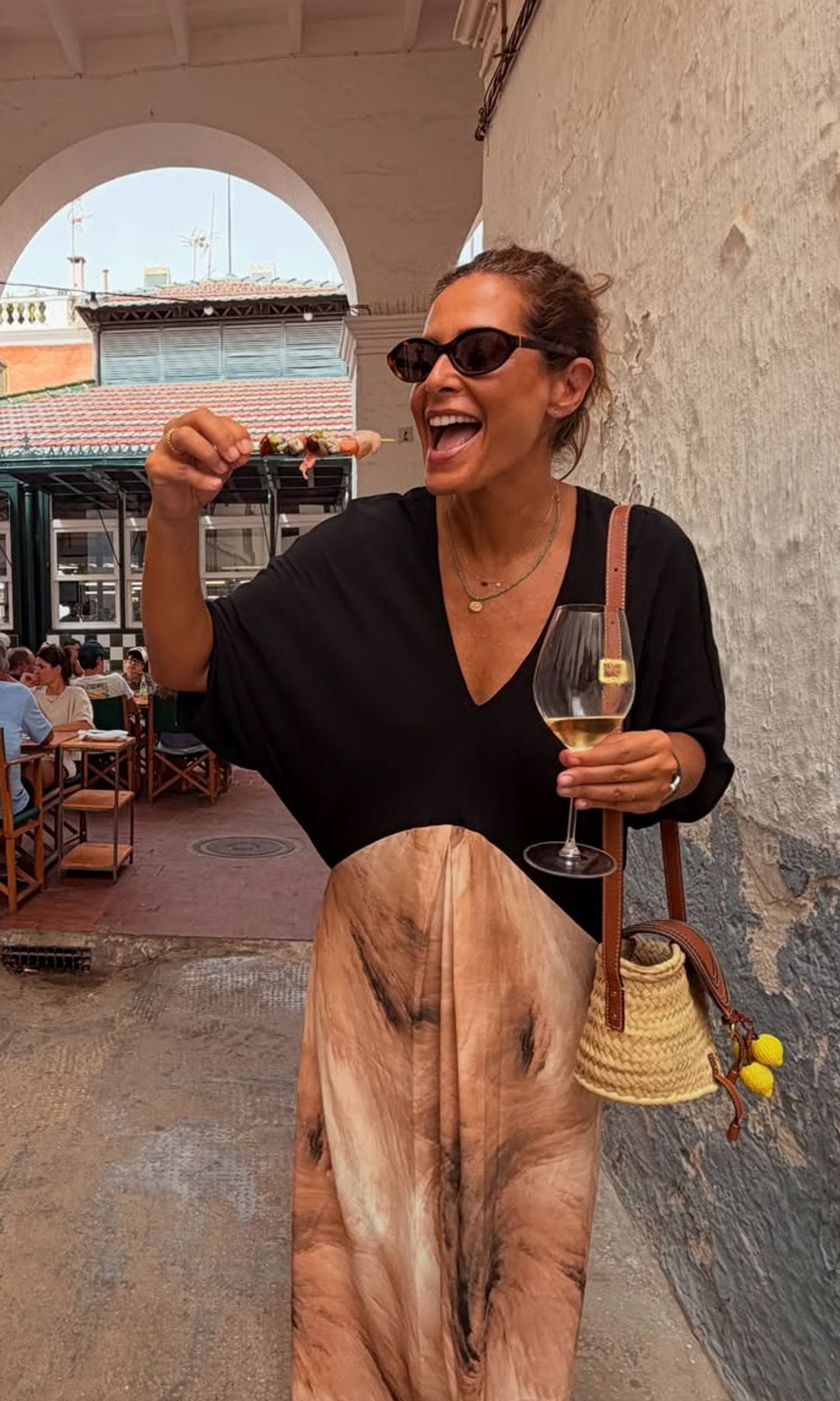 Nuria Roca en Menorca con vestido de Bo Star Swimwear
