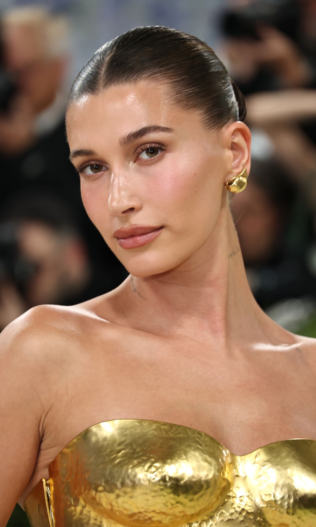 NEW YORK, NEW YORK - MAY 04: Hailey Bieber attends the 2026 Met Gala celebrating "Costume Art" at the Metropolitan Museum of Art on May 04, 2026 in New York City