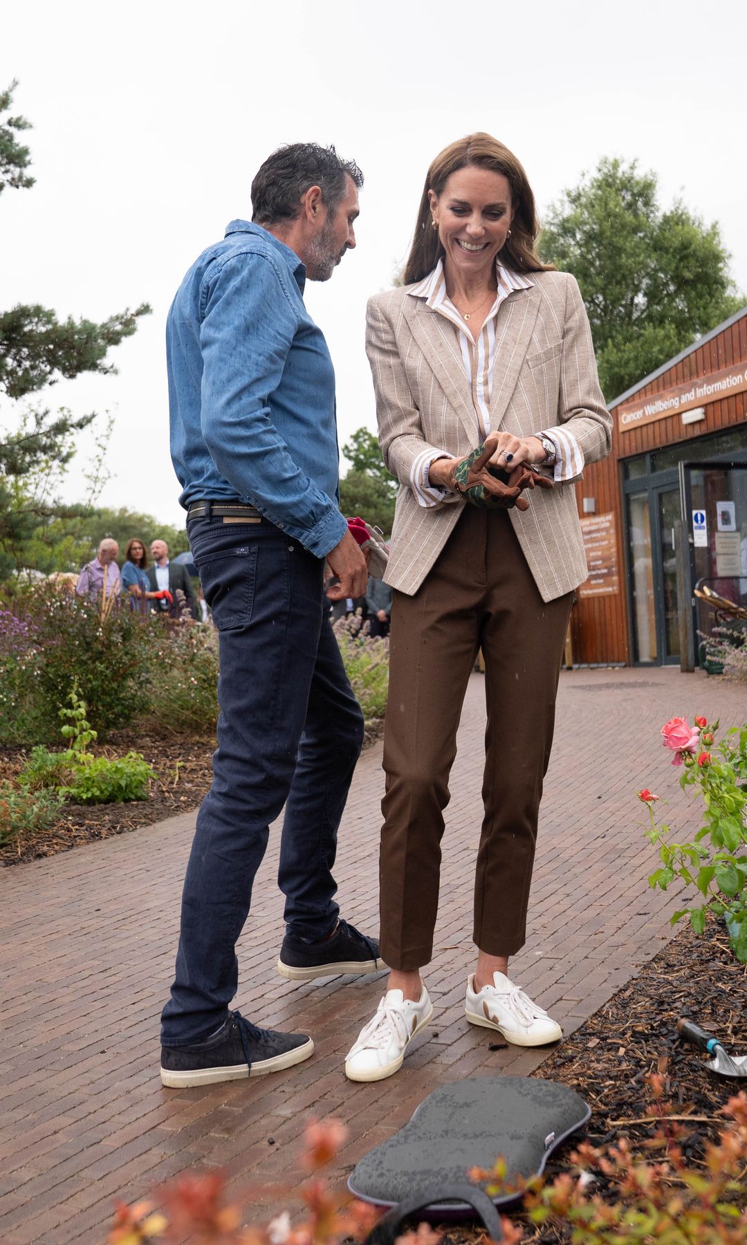 Kate Middleton con zapatillas