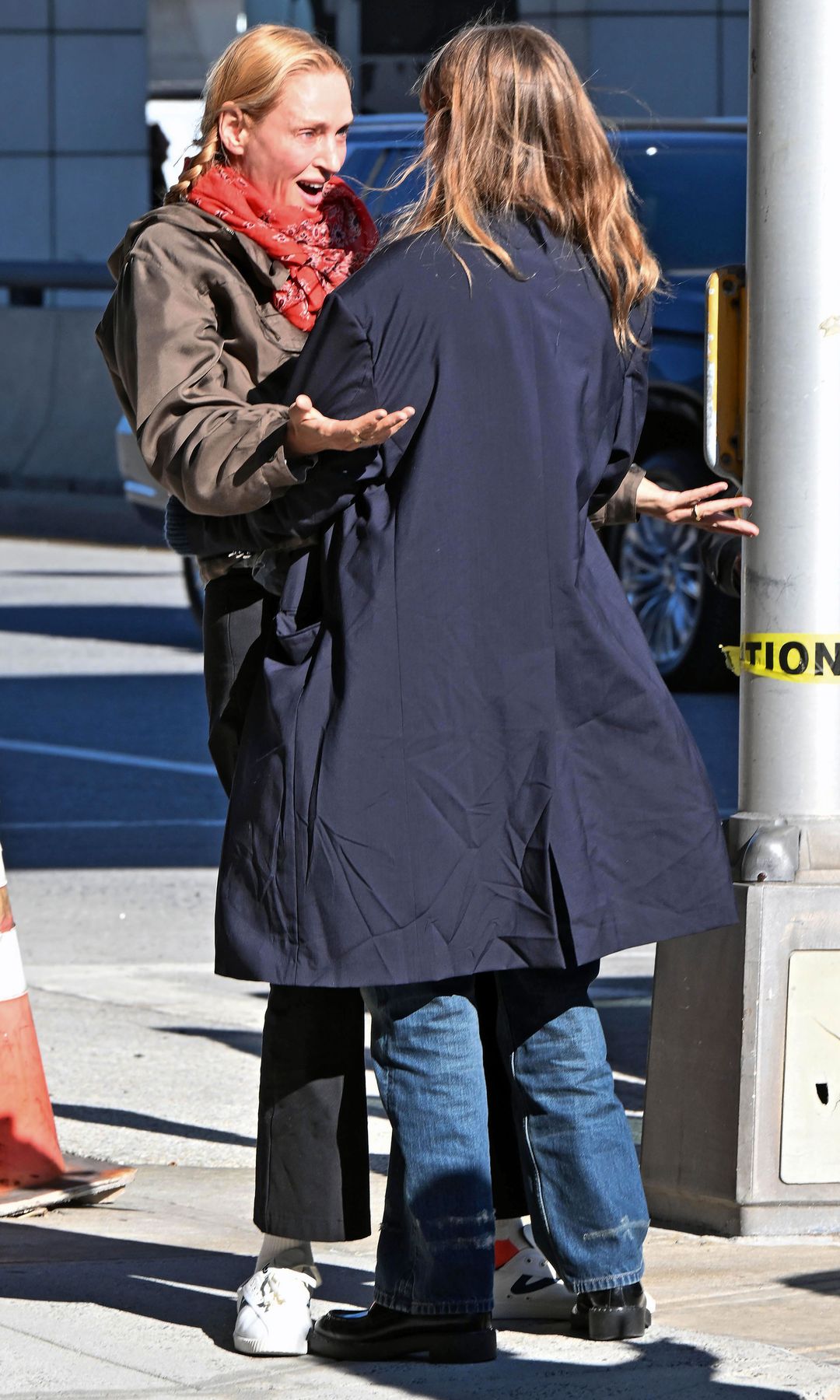 El abrazo entre Maya Hawke y su madre 