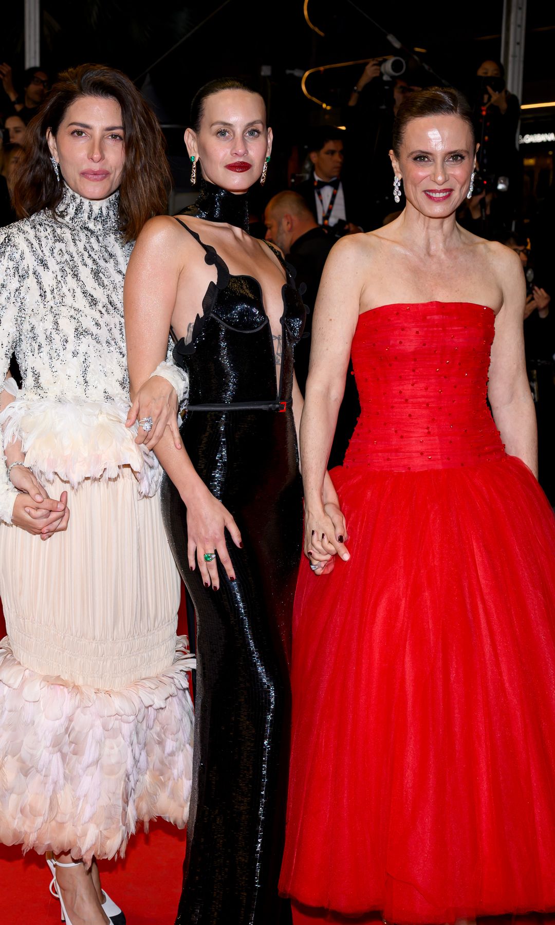 Bárbara Lennie y Aitana Sánchez-Gijón, radiantes 'chicas Almodóvar' en su esperada reaparición en Cannes