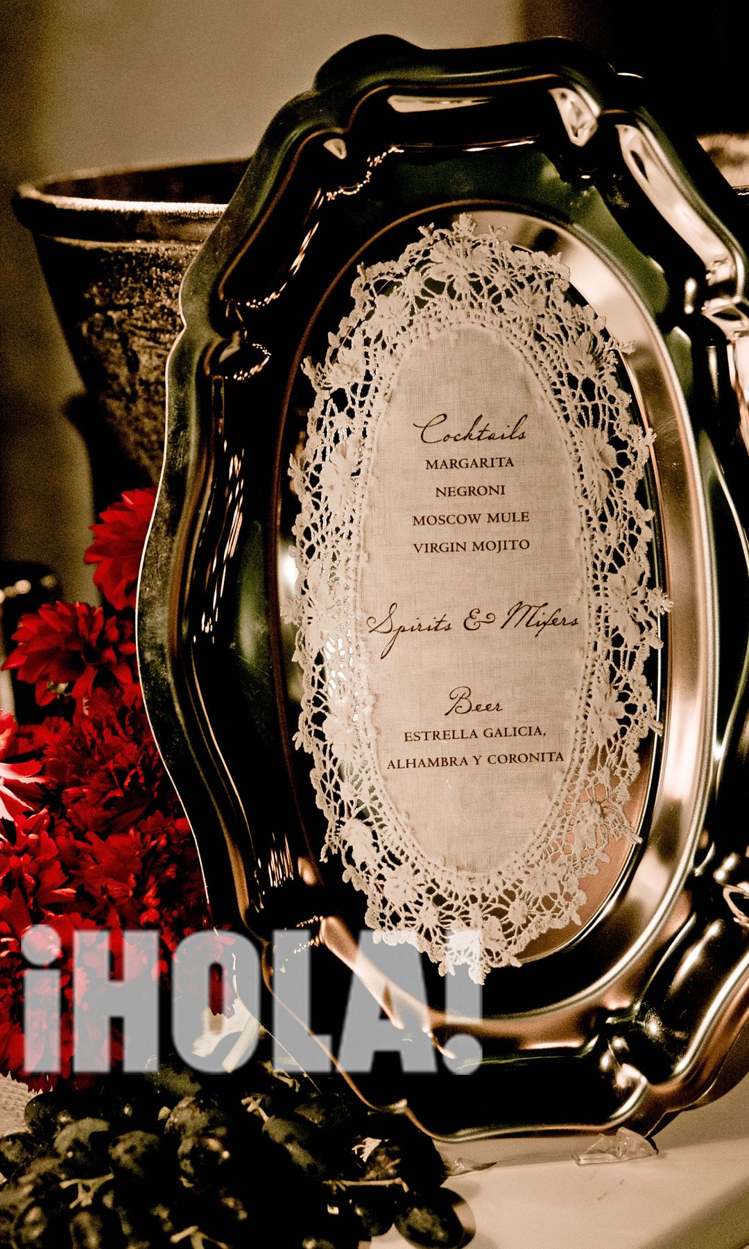 Algunos detalles de la decoración. "Lo que más he disfrutado es el proceso de diseño y toda la parte creativa: elegir la decoración que reflejara la historia de la abadía, el ambiente íntimo y los pequeños detalles que hablan de nosotros", nos explica Stella, que nació, hace 29 años, en Marbella