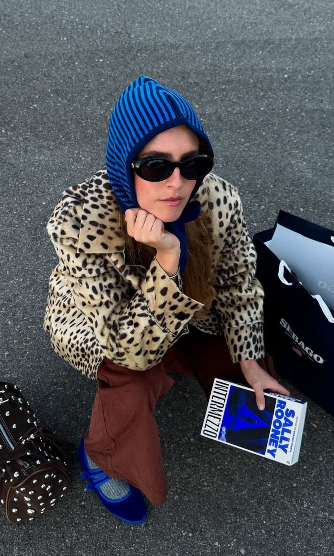Andi Washington con balaclava