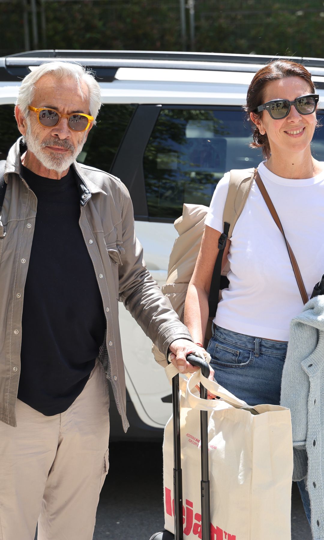 Imanol Arias y su mujer Nálida Inés Grajales, tras cumplir 70 años, a 27 de abril de 2026, en Madrid