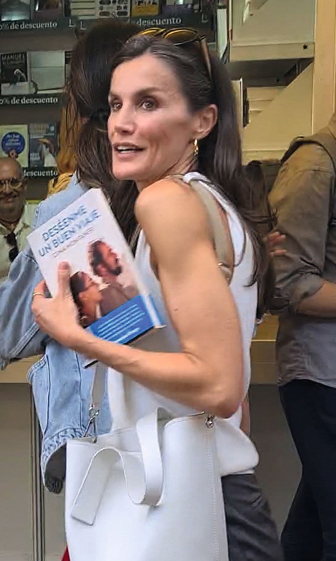 La Reina Letizia HO+4220