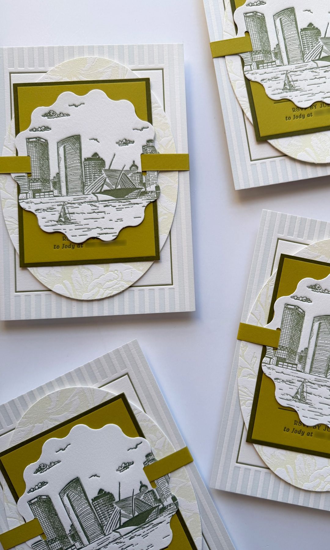 Tendencias en papelería para bodas de 2026 invitaciones a capas