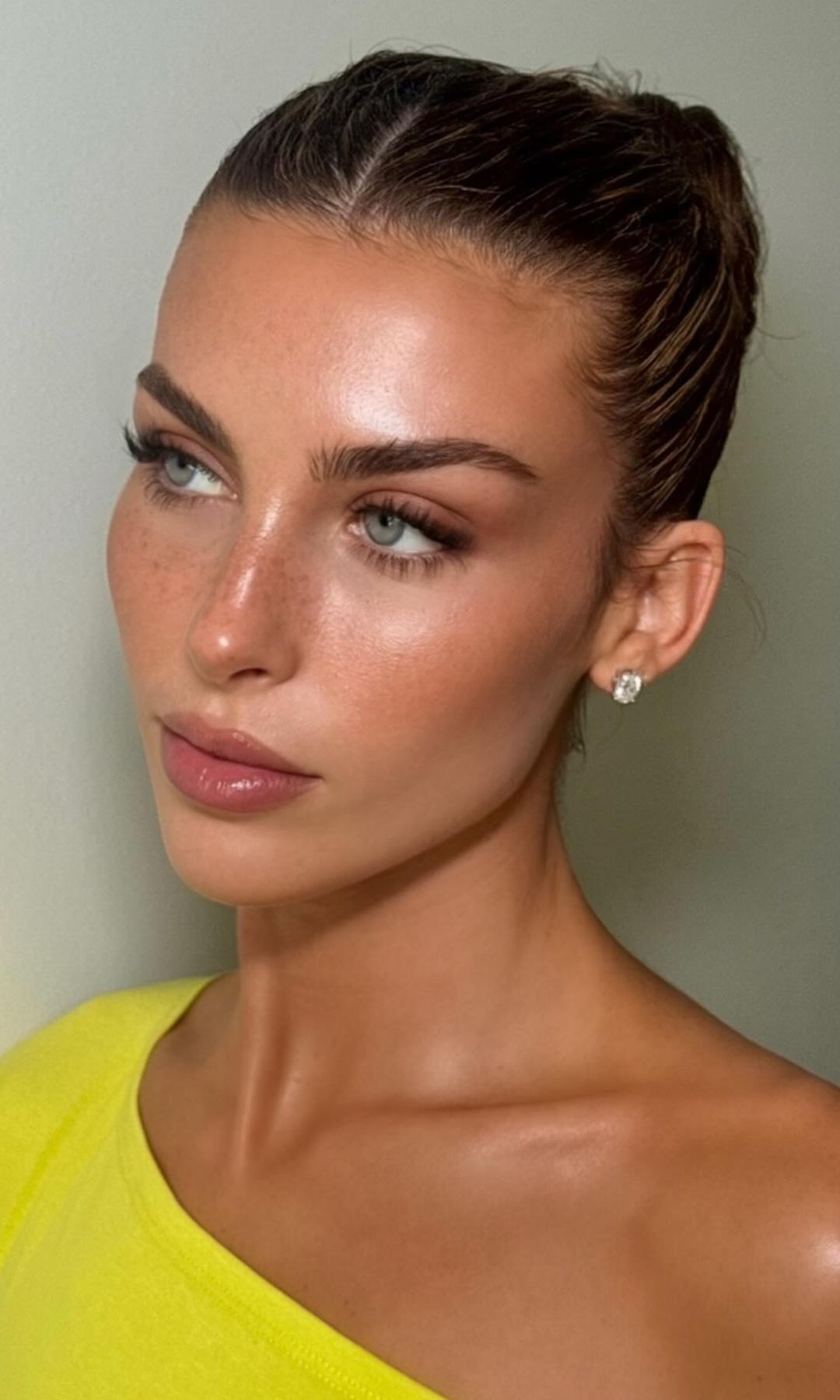 Maquillaje en tonos tierra