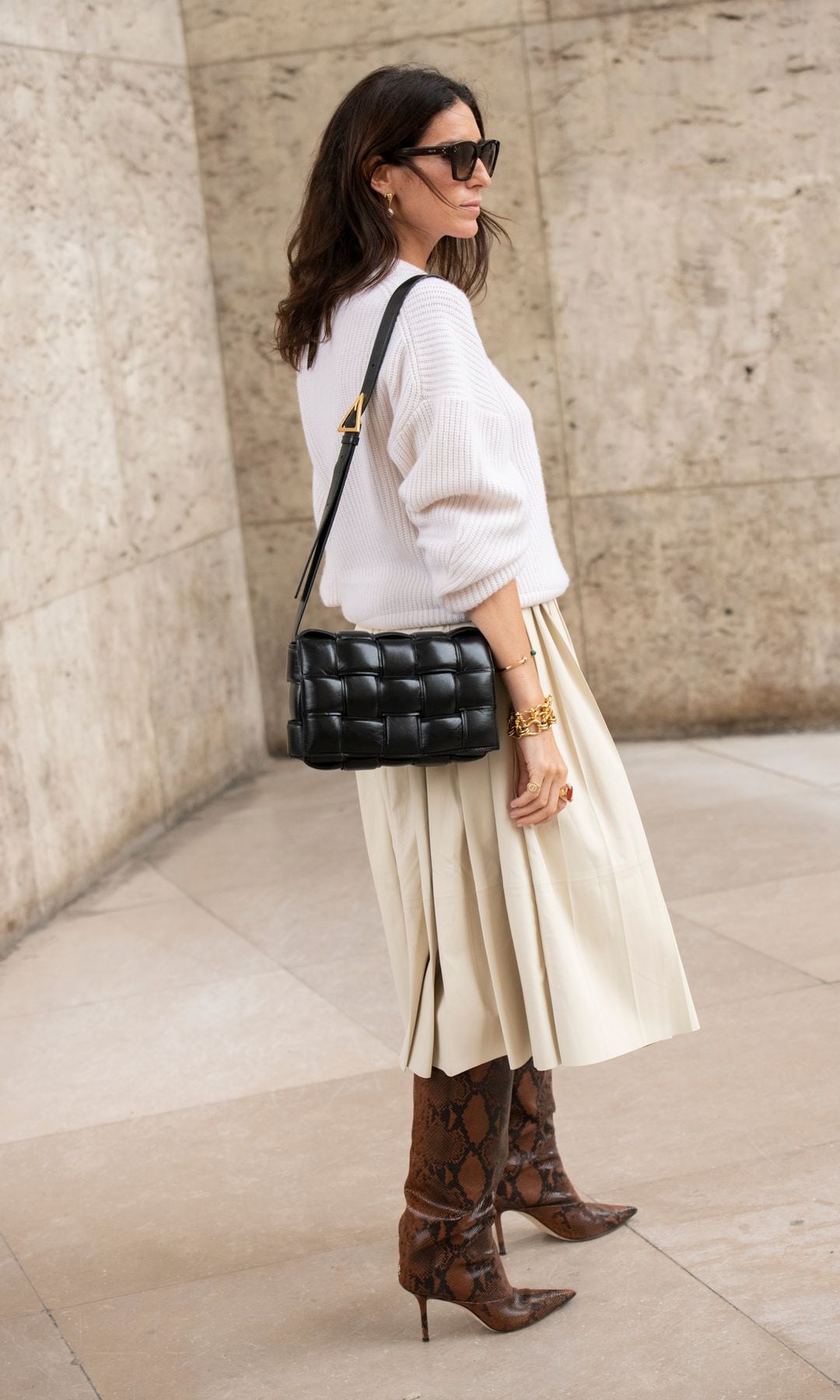 El método definitivo para que tu jersey beige parezca nuevo (y no tengas que comprar otro)