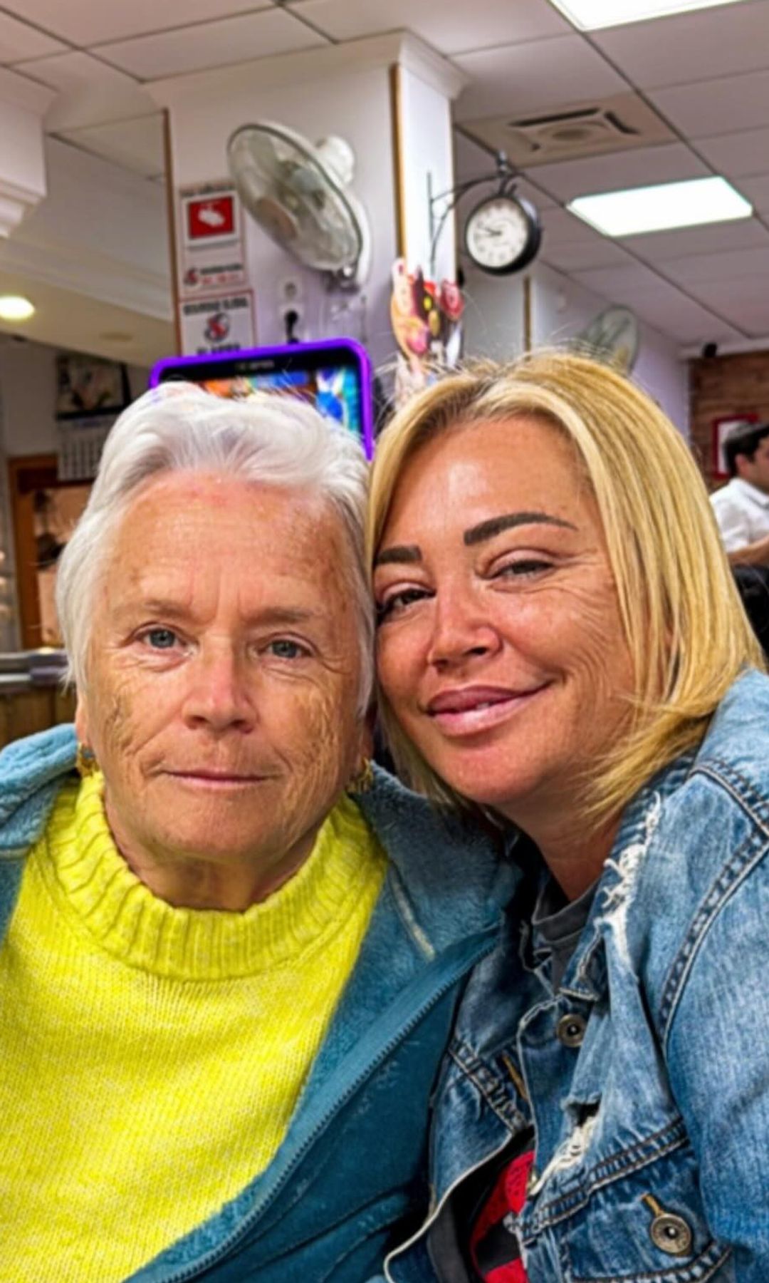 Belén Esteban junto a su madre, Carmen, que cumple 83 años