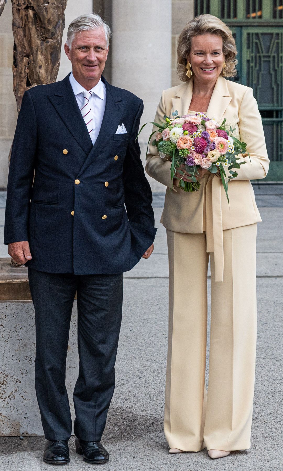 Matilde de Bélgica deslumbra con un impecable traje amarillo mantequilla en el 50 aniversario del Memorial Van Damme