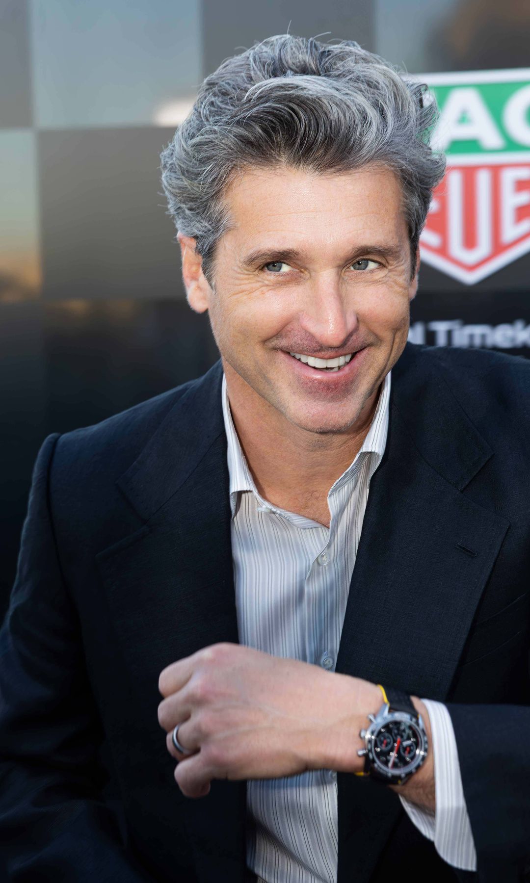 El actor y piloto de automóviles estadounidense Patrick Dempsey con el modelo de reloj escogido para la velada