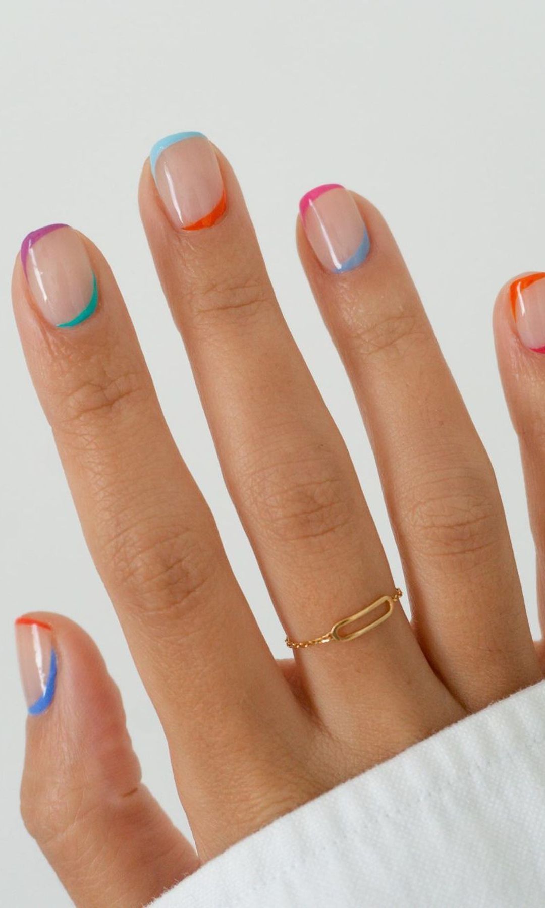 Manicura francesa multicolor