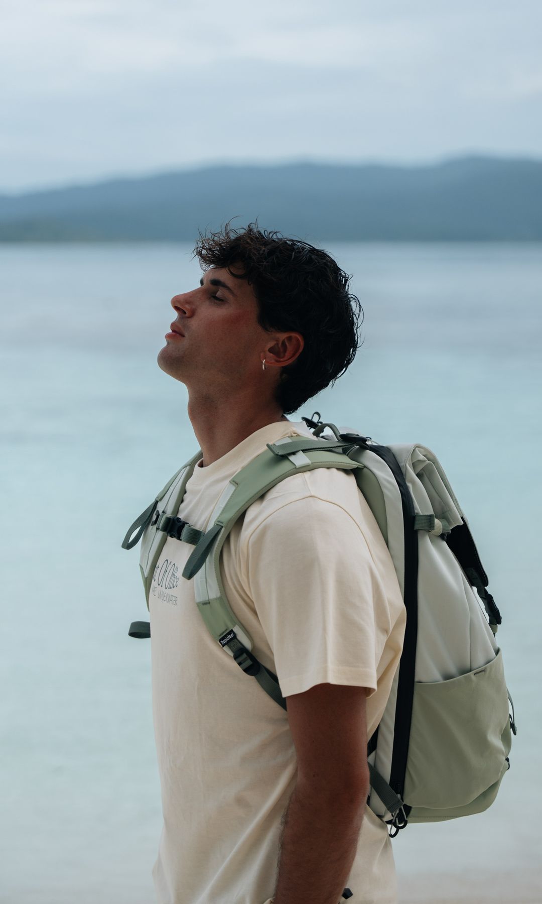 El influencer y modelo Daniel Illescas en Indonesia