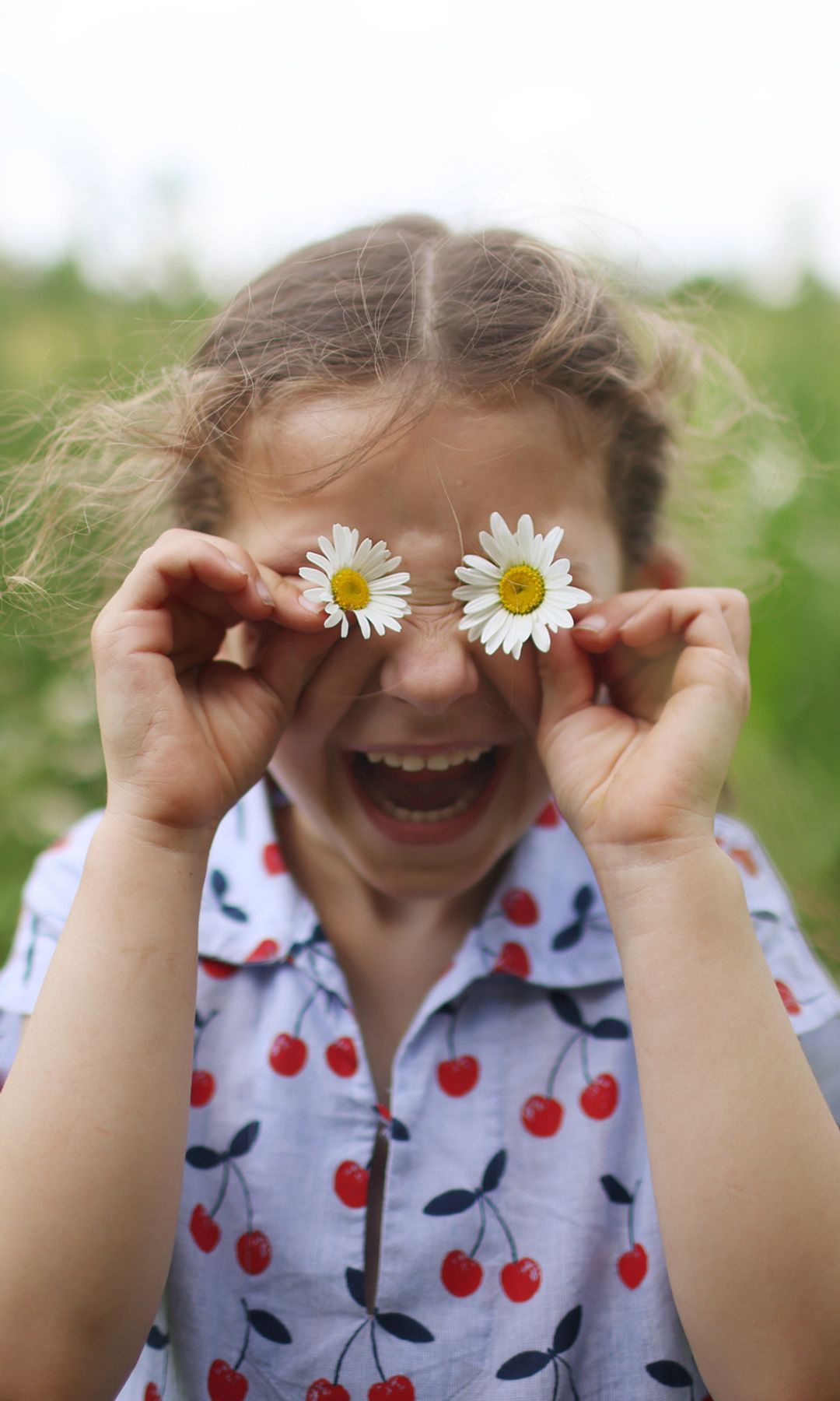 Niña en el campo