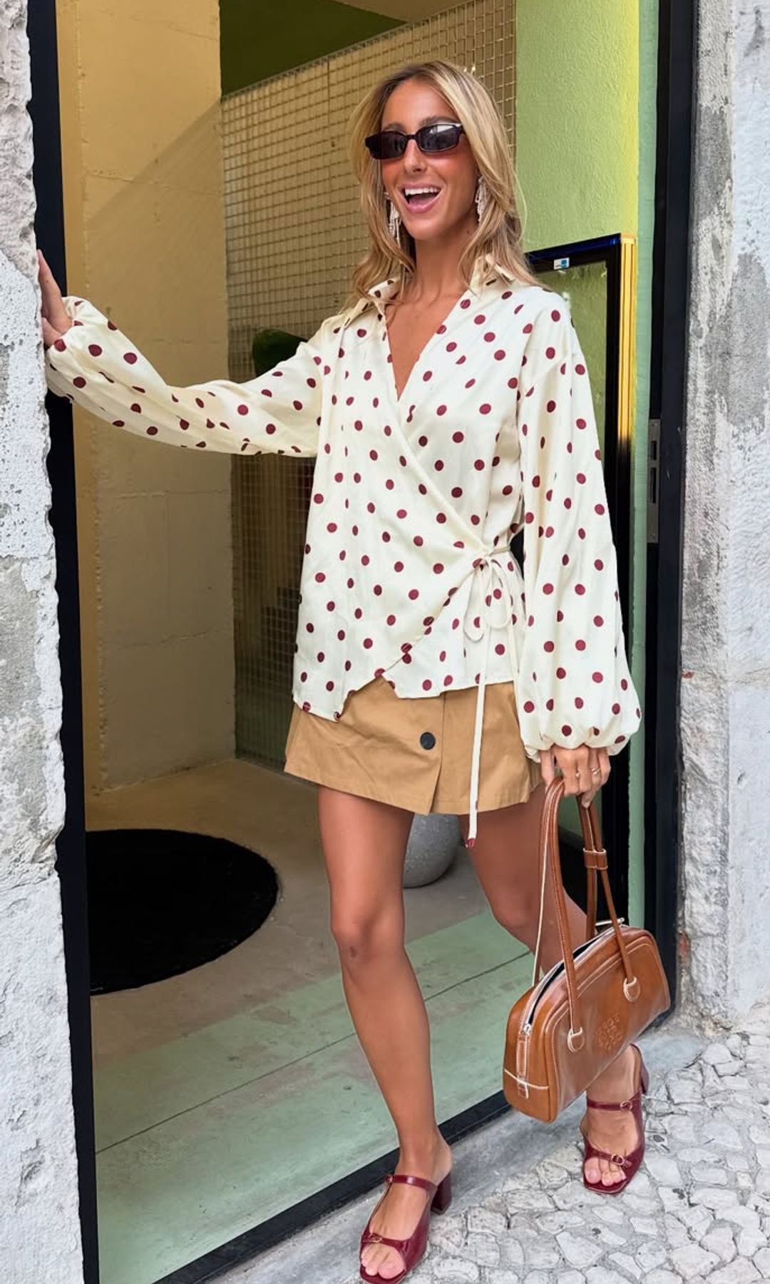 Estos 4 colores combinan genial con los clásicos lunares y te ayudarán a crear looks mucho más estilosos y diferentes