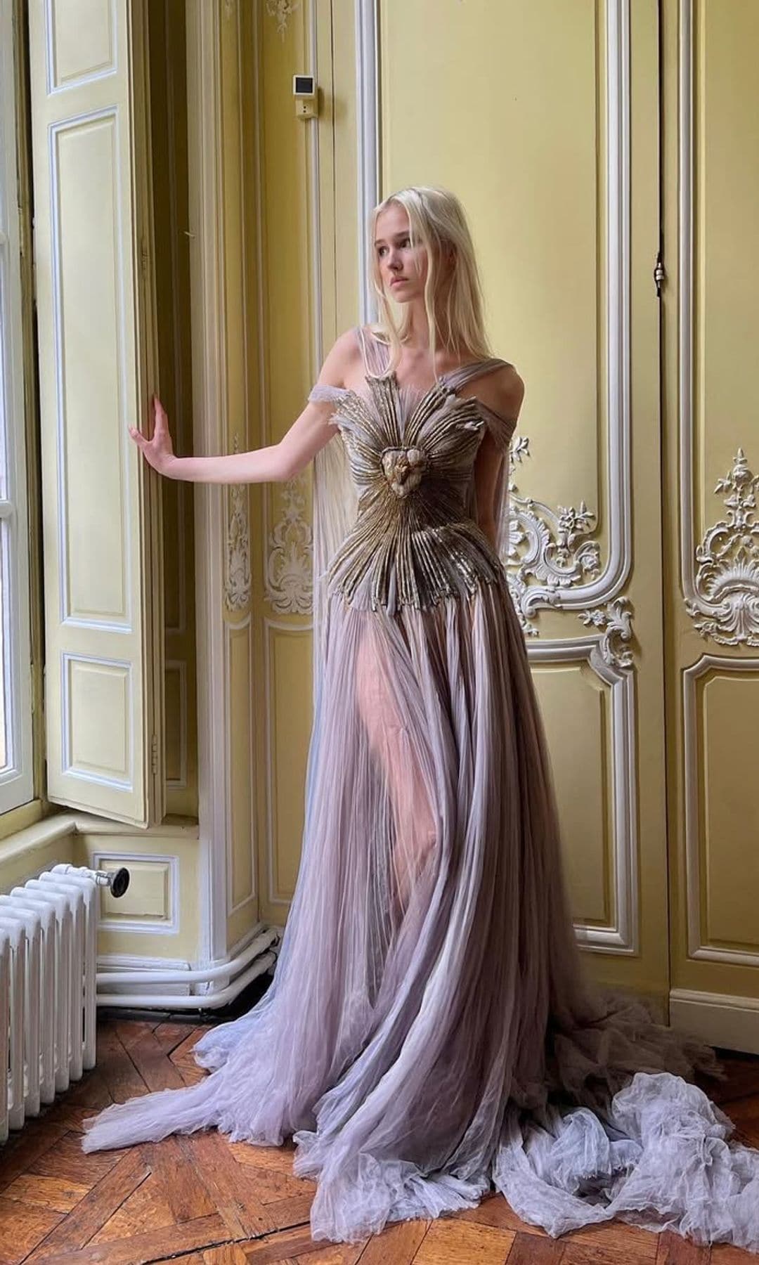Lara Cosima Henckel von Donnersmarck con vestido de Jean Paul Gaultier.