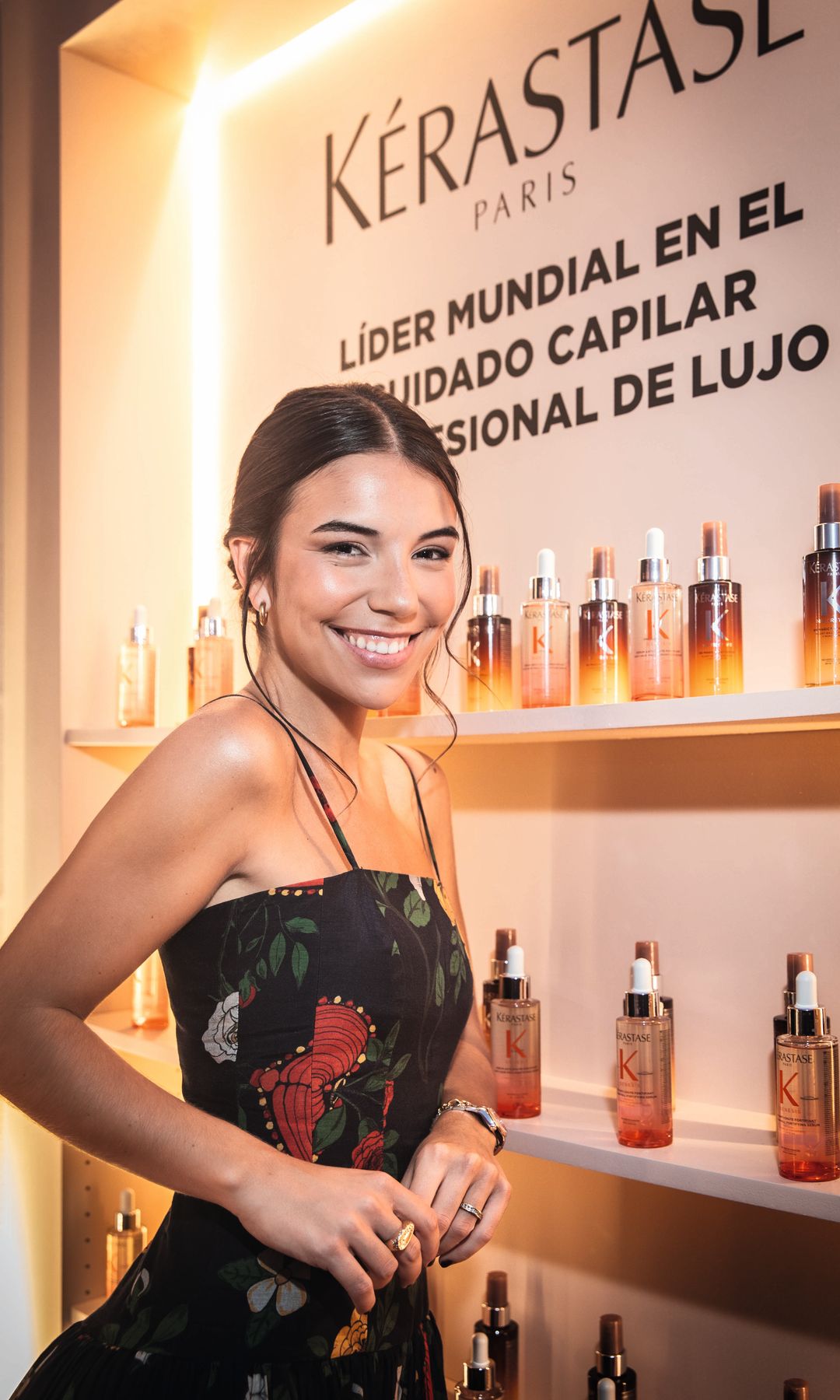 El espacio de Kérastase fue uno de más visitados, donde realizaban un análisis capilar, desvelaban el secreto para una melena perfecta con su rutina nocturna de productos y contaban con un fotomatón. Aquí, la"influencer" Elena Gortari 