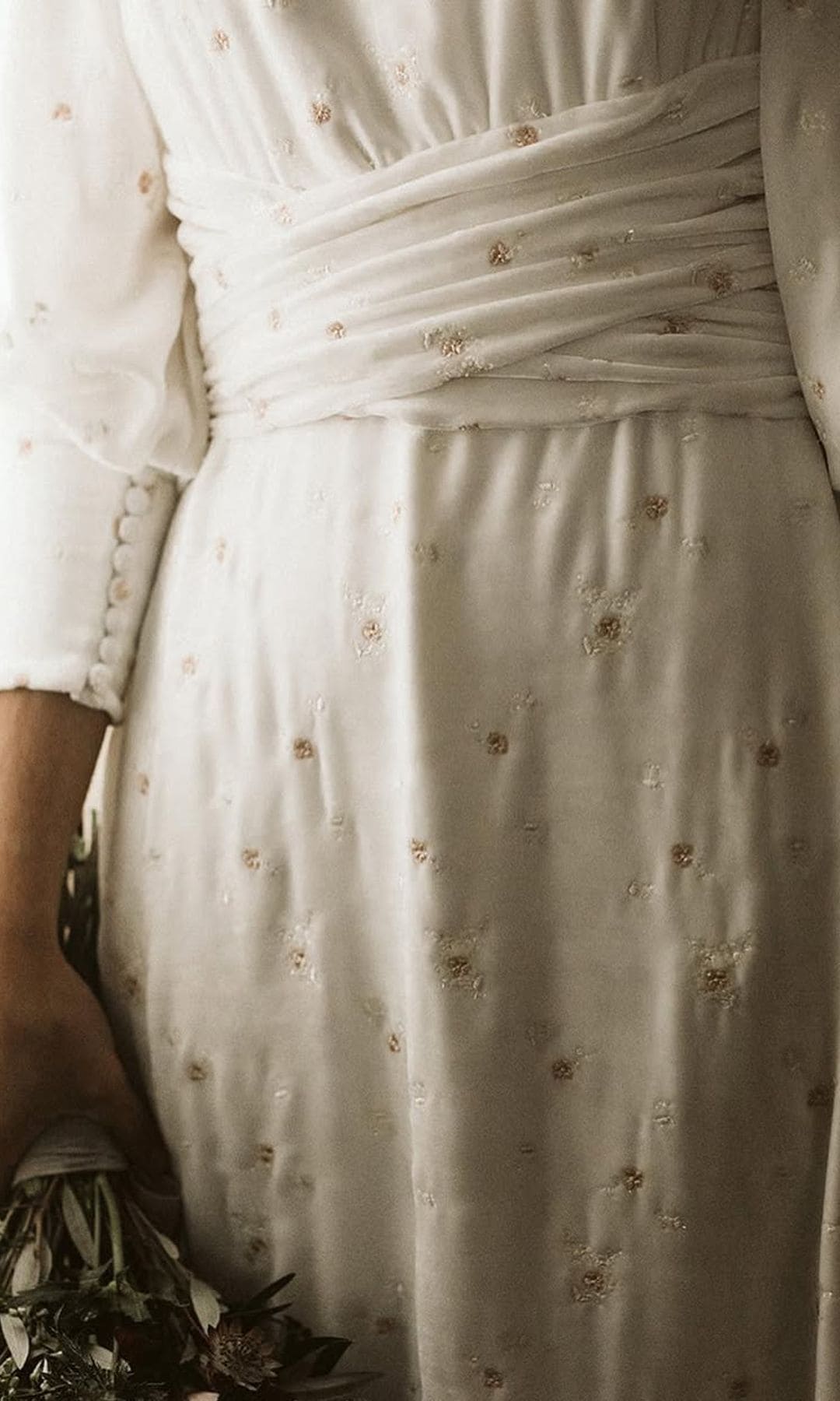 Vestido de novia de terciopelo de Santa Eugenia Atelier