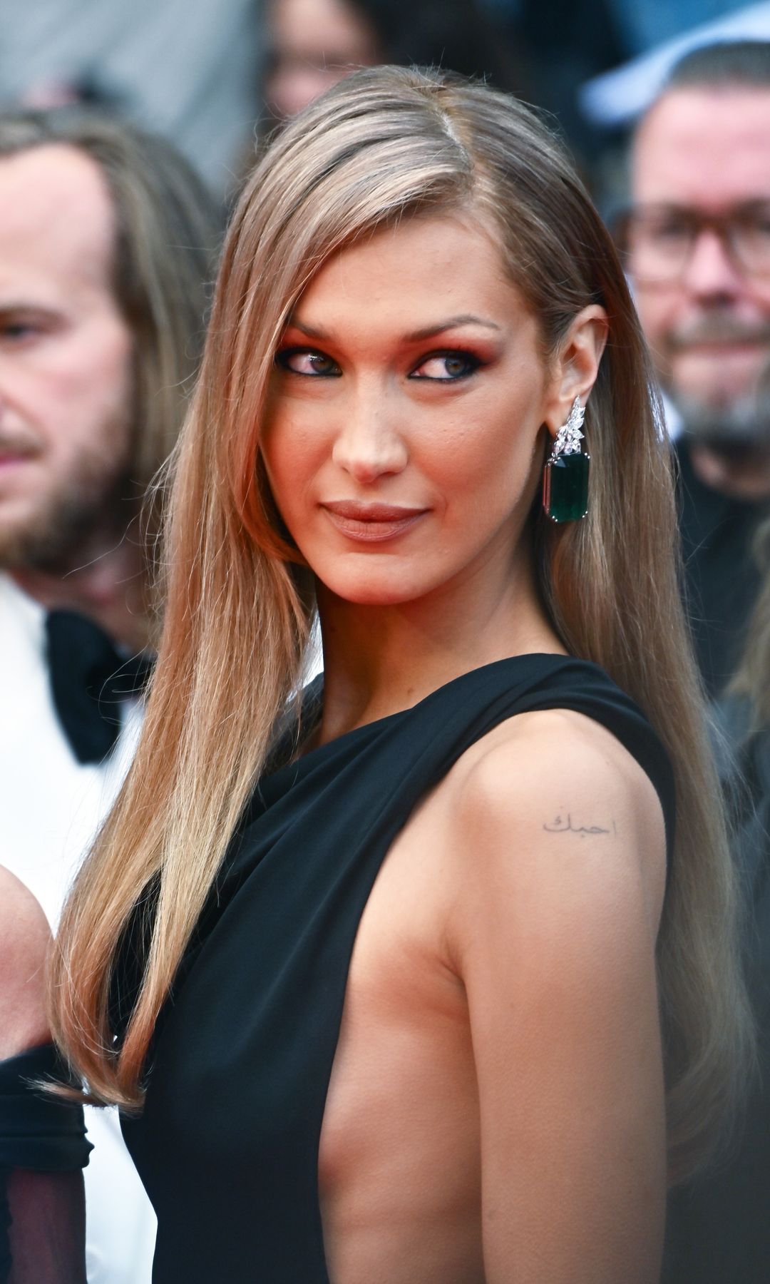 Después: rubia en el Festival de Cannes (mayo 2025)