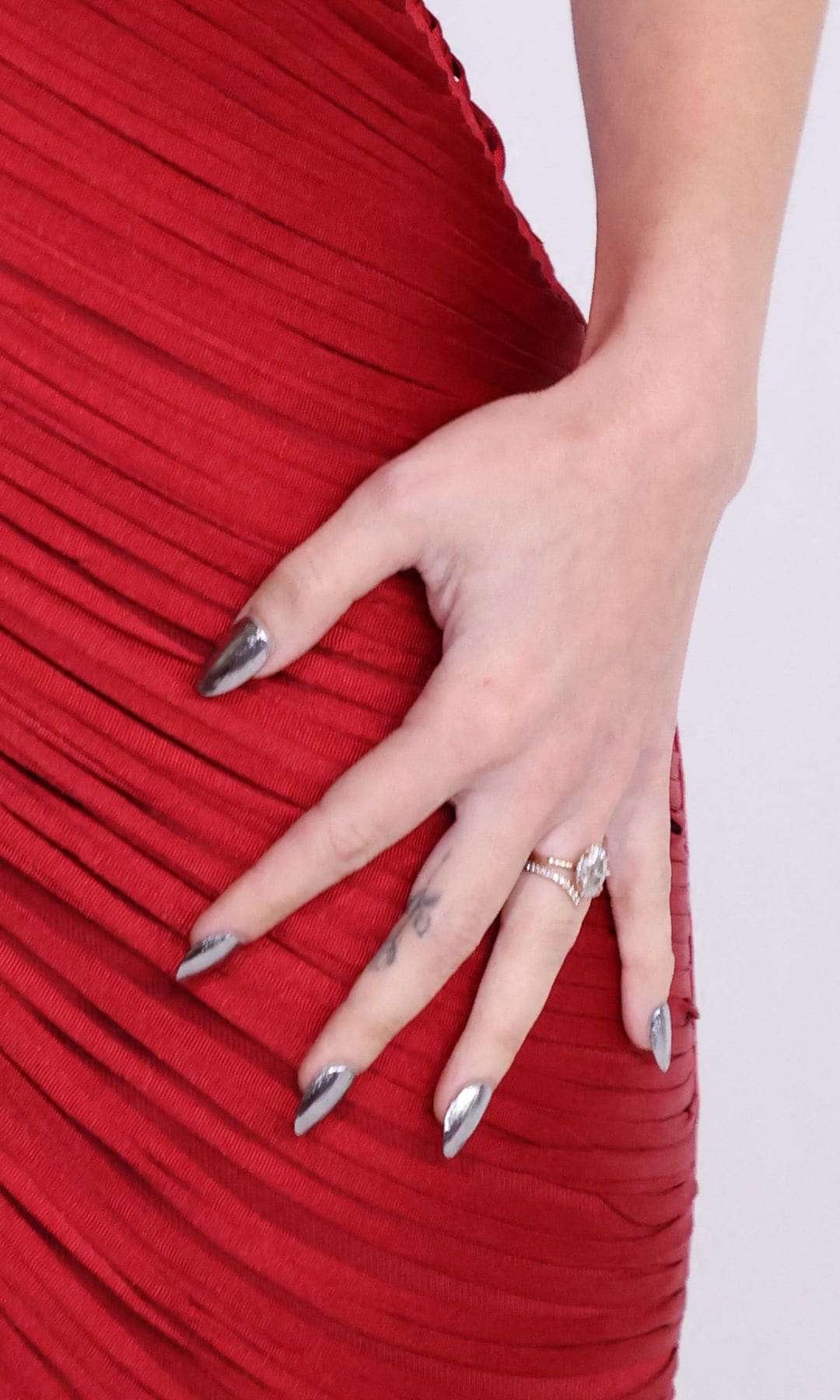 Barbara Palvin en los premios CFDA Awards 